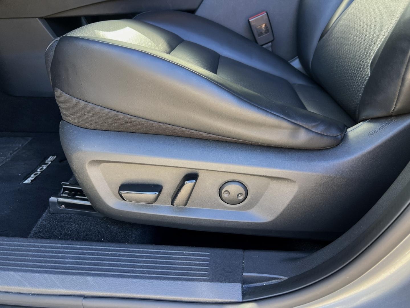 2021 GRAY /Black Leather Nissan Rogue SV AWD (5N1AT3BB8MC) with an 2.5L 4 Cyl. engine, CVT transmission, located at 2990 Old Orchard Rd., Jackson, MO, 63755, 37.354214, -89.612106 - 2021 Nissan Rogue SV 1-Owner 71xxx miles All Wheel Drive 2.5L 4 Cyl. Automatic Leather Backup Camera Power Driver Seat Heated Seats Heated Steering Wheel Sunroof Bluetooth Remote Start Cruise Power Windows/Locks/Mirrors We have financing available and we accept trades! Fill out a cre - Photo#5