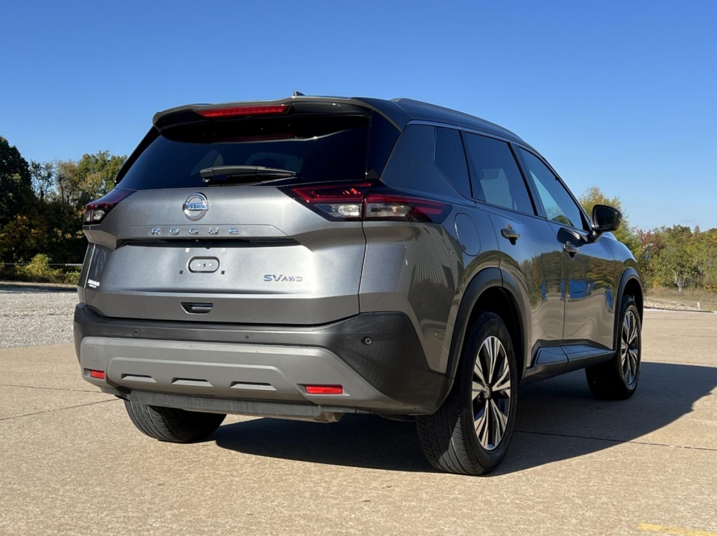 2021 GRAY /Black Leather Nissan Rogue SV AWD (5N1AT3BB8MC) with an 2.5L 4 Cyl. engine, CVT transmission, located at 2990 Old Orchard Rd., Jackson, MO, 63755, 37.354214, -89.612106 - 2021 Nissan Rogue SV 1-Owner 71xxx miles All Wheel Drive 2.5L 4 Cyl. Automatic Leather Backup Camera Power Driver Seat Heated Seats Heated Steering Wheel Sunroof Bluetooth Remote Start Cruise Power Windows/Locks/Mirrors We have financing available and we accept trades! Fill out a cre - Photo#10