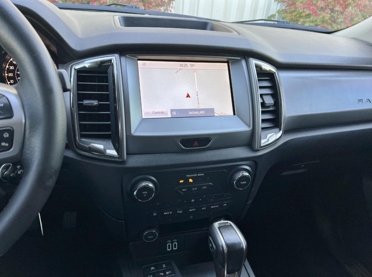 2019 BLACK /Black Leather Ford Ranger XLT SuperCrew 4WD (1FTER4FH9KL) with an 2.3L 4 Cyl. engine, Automatic transmission, located at 2990 Old Orchard Rd., Jackson, MO, 63755, 37.354214, -89.612106 - ** SALVAGE TITLE ** 2019 Ford Ranger XLT 96xxx miles 4x4 2.3L 4 Cyl. Automatic Leather Navigation Power/Heated Seats Backup Camera Bluetooth Remote Start Cruise Power Windows/Locks/Mirrors We have financing available and we accept trades! Fill out a credit application on our website or - Photo#27