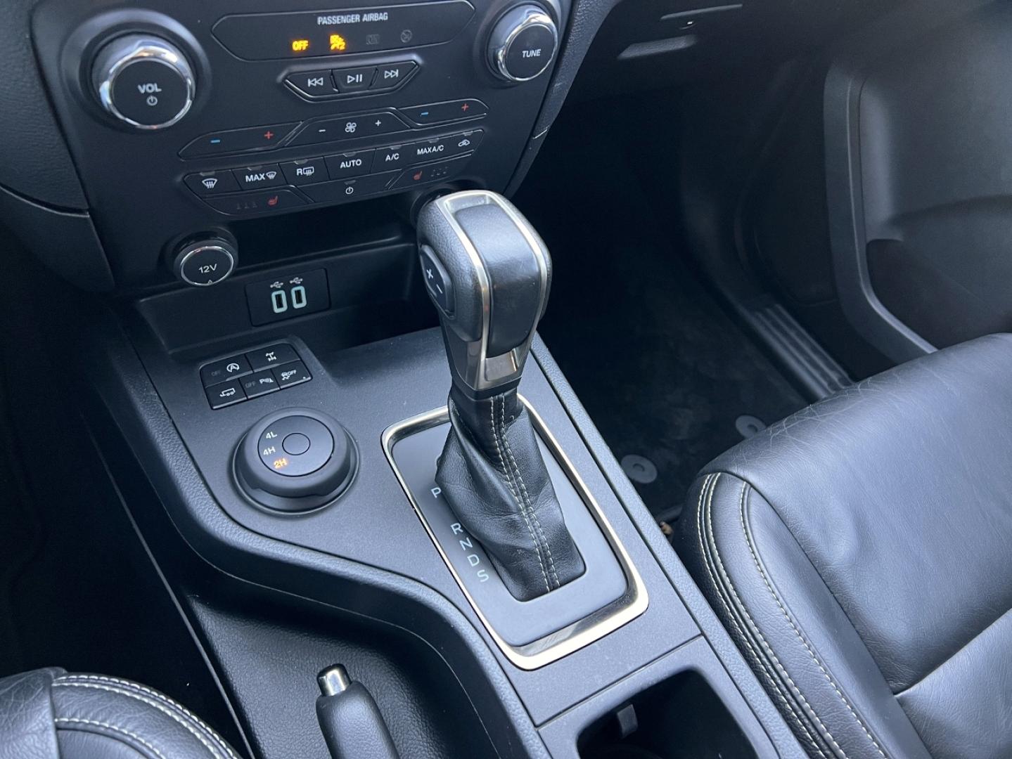 2019 BLACK /Black Leather Ford Ranger XLT SuperCrew 4WD (1FTER4FH9KL) with an 2.3L 4 Cyl. engine, Automatic transmission, located at 2990 Old Orchard Rd., Jackson, MO, 63755, 37.354214, -89.612106 - ** SALVAGE TITLE ** 2019 Ford Ranger XLT 96xxx miles 4x4 2.3L 4 Cyl. Automatic Leather Navigation Power/Heated Seats Backup Camera Bluetooth Remote Start Cruise Power Windows/Locks/Mirrors We have financing available and we accept trades! Fill out a credit application on our website or - Photo#25