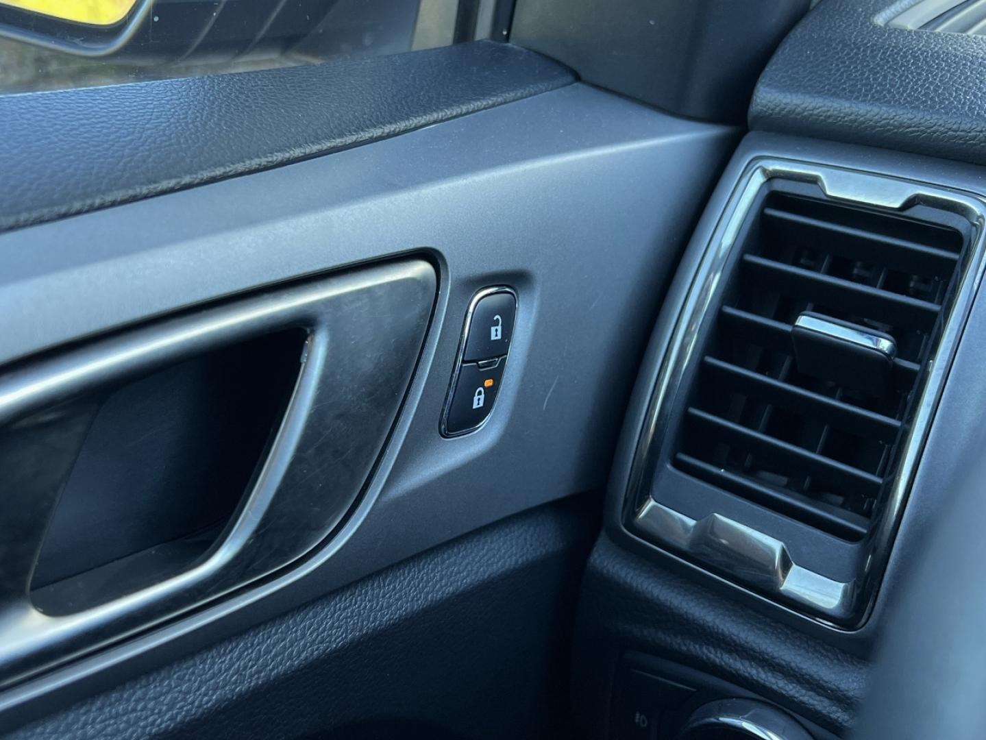 2019 BLACK /Black Leather Ford Ranger XLT SuperCrew 4WD (1FTER4FH9KL) with an 2.3L 4 Cyl. engine, Automatic transmission, located at 2990 Old Orchard Rd., Jackson, MO, 63755, 37.354214, -89.612106 - ** SALVAGE TITLE ** 2019 Ford Ranger XLT 96xxx miles 4x4 2.3L 4 Cyl. Automatic Leather Navigation Power/Heated Seats Backup Camera Bluetooth Remote Start Cruise Power Windows/Locks/Mirrors We have financing available and we accept trades! Fill out a credit application on our website or - Photo#29