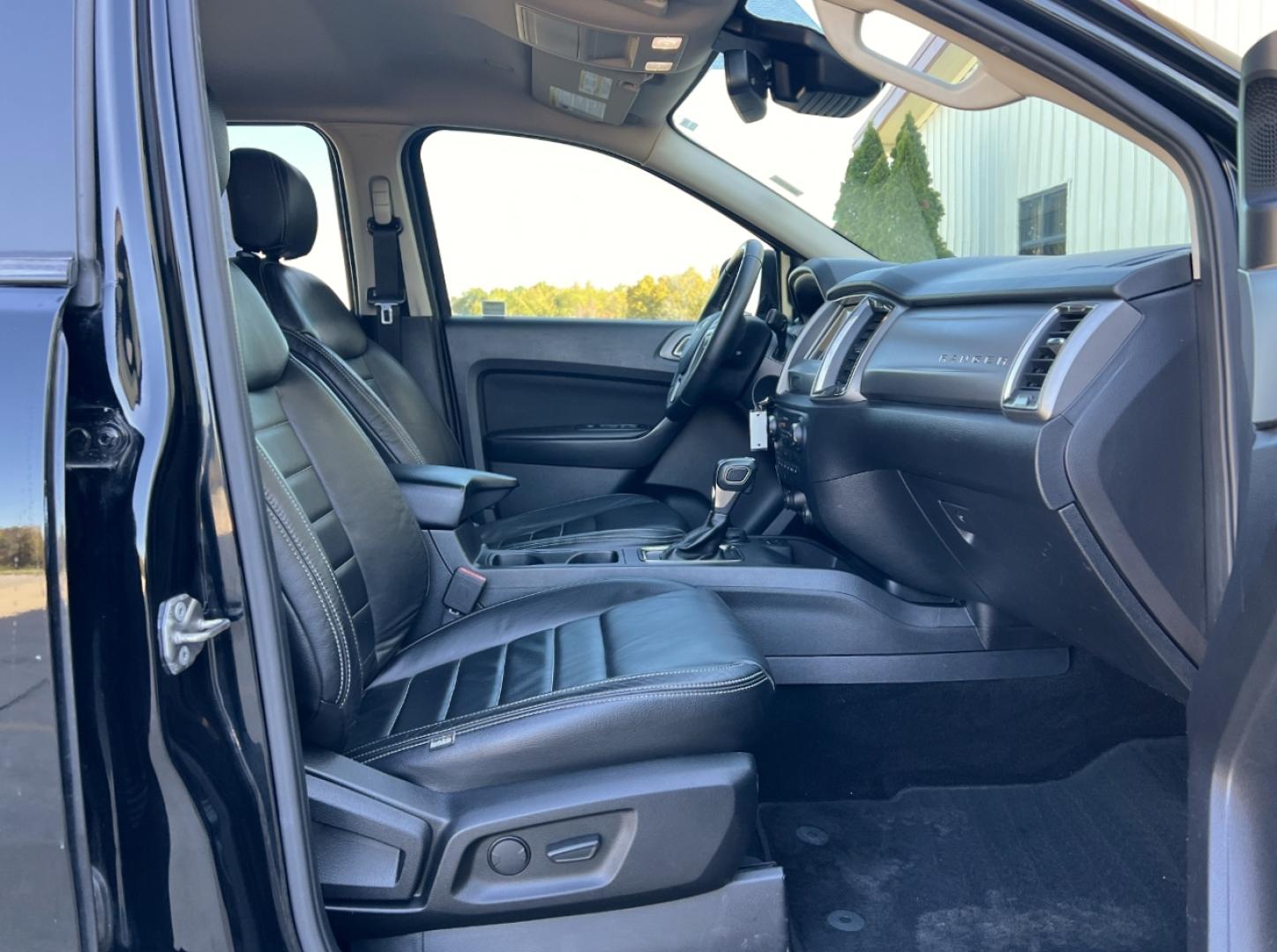 2019 BLACK /Black Leather Ford Ranger XLT SuperCrew 4WD (1FTER4FH9KL) with an 2.3L 4 Cyl. engine, Automatic transmission, located at 2990 Old Orchard Rd., Jackson, MO, 63755, 37.354214, -89.612106 - ** SALVAGE TITLE ** 2019 Ford Ranger XLT 96xxx miles 4x4 2.3L 4 Cyl. Automatic Leather Navigation Power/Heated Seats Backup Camera Bluetooth Remote Start Cruise Power Windows/Locks/Mirrors We have financing available and we accept trades! Fill out a credit application on our website or - Photo#18