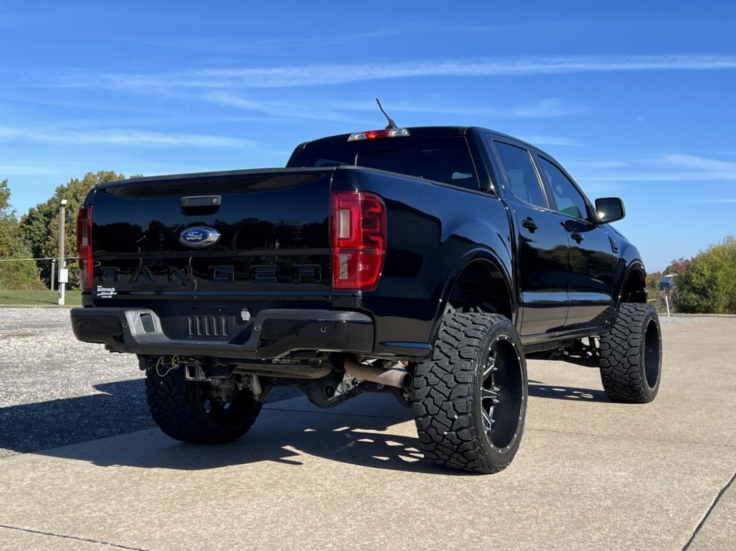 2019 BLACK /Black Leather Ford Ranger XLT SuperCrew 4WD (1FTER4FH9KL) with an 2.3L 4 Cyl. engine, Automatic transmission, located at 2990 Old Orchard Rd., Jackson, MO, 63755, 37.354214, -89.612106 - ** SALVAGE TITLE ** 2019 Ford Ranger XLT 96xxx miles 4x4 2.3L 4 Cyl. Automatic Leather Navigation Power/Heated Seats Backup Camera Bluetooth Remote Start Cruise Power Windows/Locks/Mirrors We have financing available and we accept trades! Fill out a credit application on our website or - Photo#11