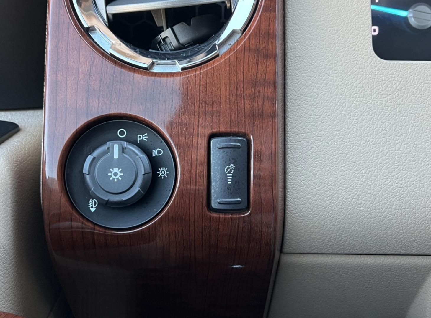 2015 WHITE /Brown Leather Ford F-250 SD King Ranch Crew Cab 4WD (1FT7W2BT2FE) with an 6.7L V8 DIESEL engine, Automatic transmission, located at 2990 Old Orchard Rd., Jackson, MO, 63755, 37.354214, -89.612106 - 2015 Ford F-250 Lariat King Ranch 178xxx miles 4x4 6.7L V8 Diesel Automatic Leather Navigation Power/Heated/Cooled Seats Backup Camera Sunroof Power Running Boards Bluetooth Remote Start Cruise Power Windows/Locks/Mirrors We have financing available and we accept trades! Fill out a cr - Photo#34