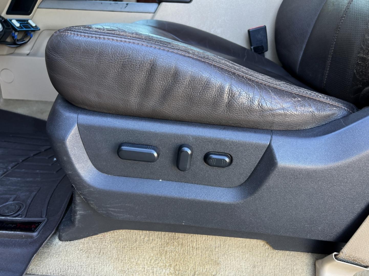 2015 WHITE /Brown Leather Ford F-250 SD King Ranch Crew Cab 4WD (1FT7W2BT2FE) with an 6.7L V8 DIESEL engine, Automatic transmission, located at 2990 Old Orchard Rd., Jackson, MO, 63755, 37.354214, -89.612106 - 2015 Ford F-250 Lariat King Ranch 178xxx miles 4x4 6.7L V8 Diesel Automatic Leather Navigation Power/Heated/Cooled Seats Backup Camera Sunroof Power Running Boards Bluetooth Remote Start Cruise Power Windows/Locks/Mirrors We have financing available and we accept trades! Fill out a cr - Photo#7