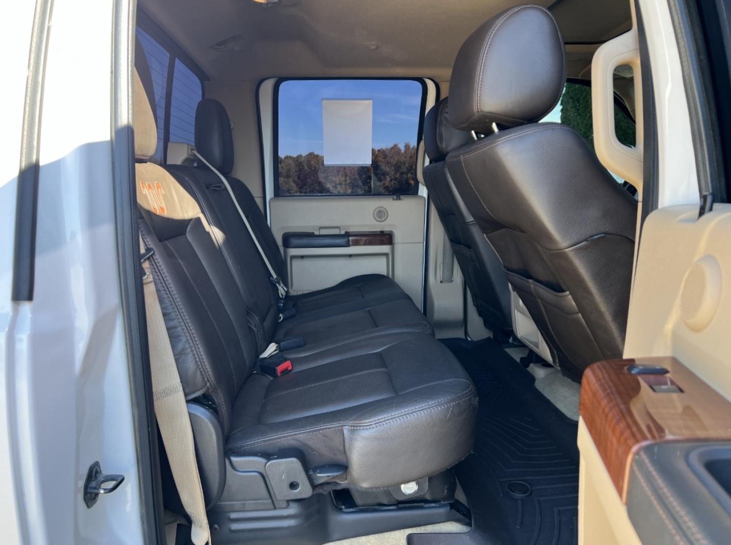 2015 WHITE /Brown Leather Ford F-250 SD King Ranch Crew Cab 4WD (1FT7W2BT2FE) with an 6.7L V8 DIESEL engine, Automatic transmission, located at 2990 Old Orchard Rd., Jackson, MO, 63755, 37.354214, -89.612106 - 2015 Ford F-250 Lariat King Ranch 178xxx miles 4x4 6.7L V8 Diesel Automatic Leather Navigation Power/Heated/Cooled Seats Backup Camera Sunroof Power Running Boards Bluetooth Remote Start Cruise Power Windows/Locks/Mirrors We have financing available and we accept trades! Fill out a cr - Photo#21