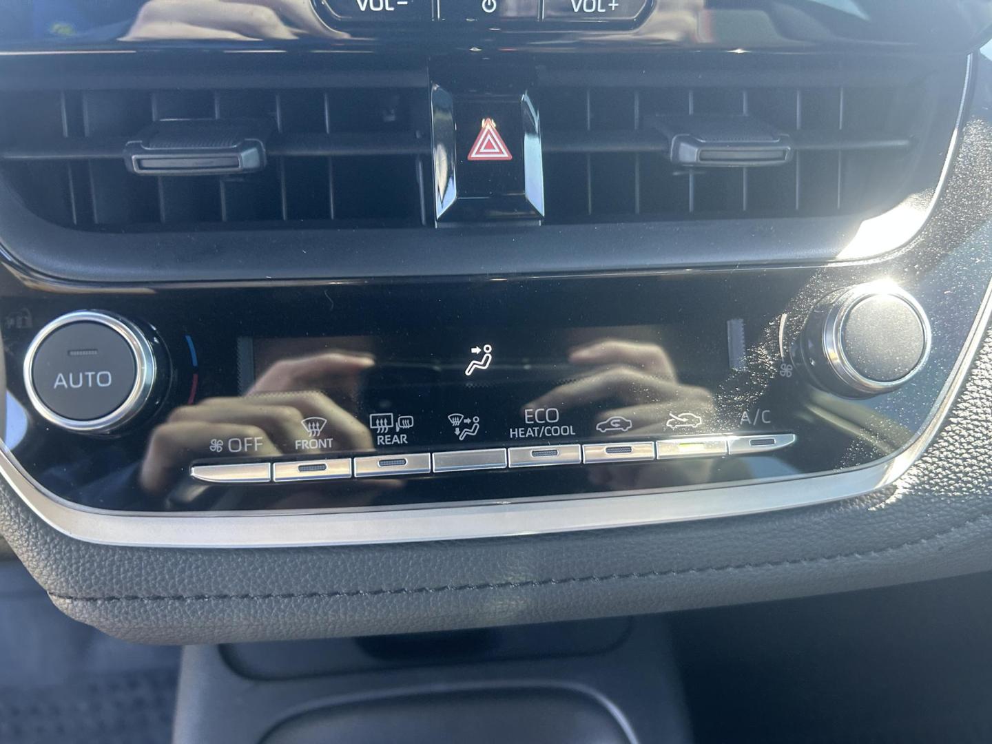 2025 BLACK /Black Toyota Corolla SE Nightshade (5YFP4MCE2SP) with an 2.0L L4 DOHC 16V engine, CVT transmission, located at 506 S. Kingshighway, Cape Girardeau, MO, 63703, (573) 235-5000, 37.294991, -89.553635 - 2025 Toyota Corolla SE 628 miles Front Wheel Drive 2.0L 4 Cyl. Automatic Cruise Bluetooth Dual Climate Backup Camera Power Windows/Locks/Mirrors We have financing available and we accept trades! Fill out a credit application on our website or come by today! If you have any questions - Photo#32