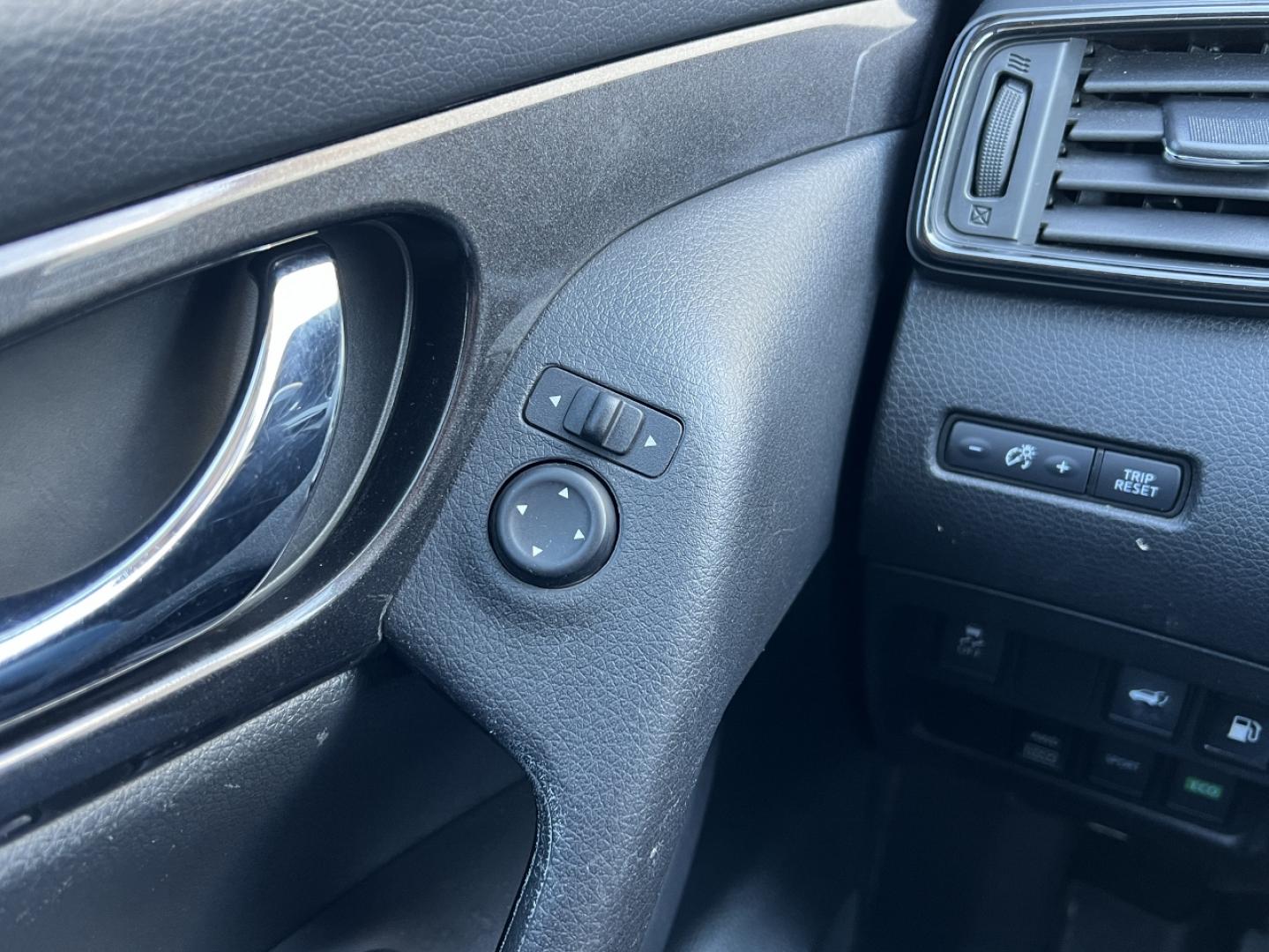 2018 GRAY /Black Cloth Nissan Rogue SV AWD (5N1AT2MV8JC) with an 2.5L 4 Cyl. engine, CVT transmission, located at 2990 Old Orchard Rd., Jackson, MO, 63755, 37.354214, -89.612106 - 2018 Nissan Rogue SV 115xxx miles All Wheel Drive 2.5L 4 Cyl. Automatic Backup Camera Heated Seats Power Driver Seat Bluetooth Remote Start Cruise Power Windows/Locks/Mirrors We have financing available and we accept trades! Fill out a credit application on our website or come by today! - Photo#29