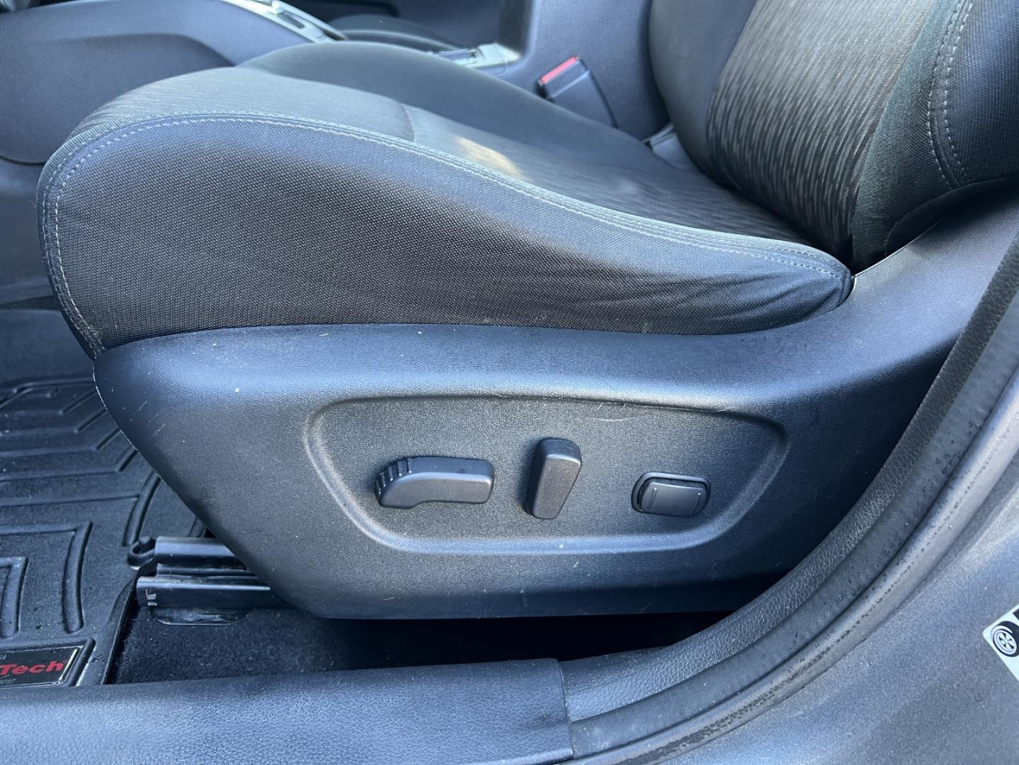 2018 GRAY /Black Cloth Nissan Rogue SV AWD (5N1AT2MV8JC) with an 2.5L 4 Cyl. engine, CVT transmission, located at 2990 Old Orchard Rd., Jackson, MO, 63755, 37.354214, -89.612106 - 2018 Nissan Rogue SV 115xxx miles All Wheel Drive 2.5L 4 Cyl. Automatic Backup Camera Heated Seats Power Driver Seat Bluetooth Remote Start Cruise Power Windows/Locks/Mirrors We have financing available and we accept trades! Fill out a credit application on our website or come by today! - Photo#4