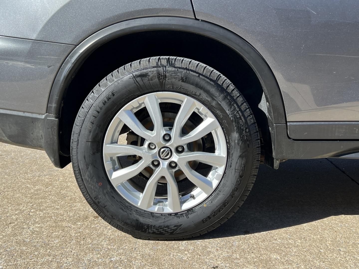 2018 GRAY /Black Cloth Nissan Rogue SV AWD (5N1AT2MV8JC) with an 2.5L 4 Cyl. engine, CVT transmission, located at 2990 Old Orchard Rd., Jackson, MO, 63755, 37.354214, -89.612106 - 2018 Nissan Rogue SV 115xxx miles All Wheel Drive 2.5L 4 Cyl. Automatic Backup Camera Heated Seats Power Driver Seat Bluetooth Remote Start Cruise Power Windows/Locks/Mirrors We have financing available and we accept trades! Fill out a credit application on our website or come by today! - Photo#37