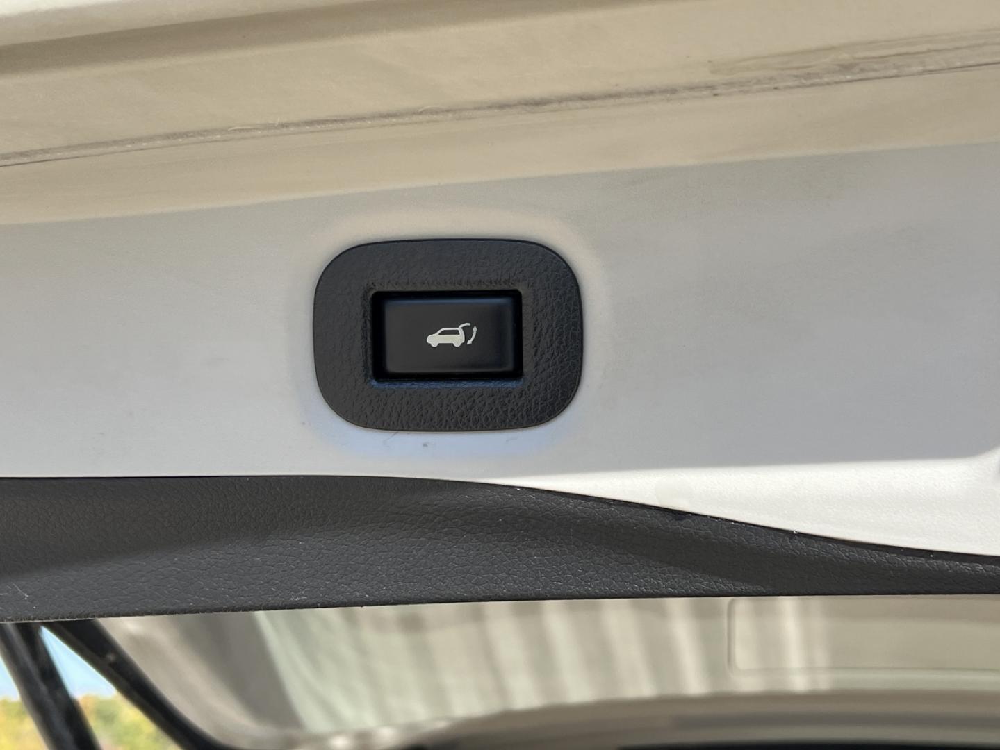 2018 GRAY /Black Cloth Nissan Rogue SV AWD (5N1AT2MV8JC) with an 2.5L 4 Cyl. engine, CVT transmission, located at 2990 Old Orchard Rd., Jackson, MO, 63755, 37.354214, -89.612106 - 2018 Nissan Rogue SV 115xxx miles All Wheel Drive 2.5L 4 Cyl. Automatic Backup Camera Heated Seats Power Driver Seat Bluetooth Remote Start Cruise Power Windows/Locks/Mirrors We have financing available and we accept trades! Fill out a credit application on our website or come by today! - Photo#21