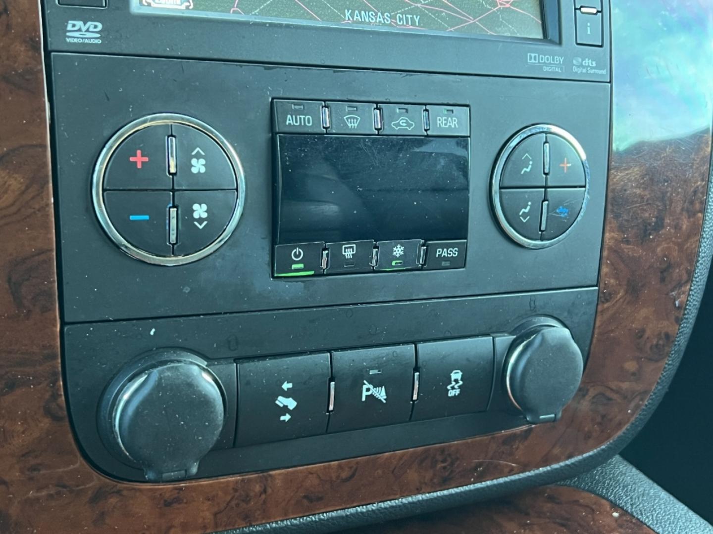 2014 BLACK /Black Leather Chevrolet Tahoe LTZ 4WD (1GNSKCE07ER) with an 5.3L V8 OHV 16V FFV engine, Automatic transmission, located at 2990 Old Orchard Rd., Jackson, MO, 63755, 37.354214, -89.612106 - 2014 Chevrolet Tahoe 1500 LTZ 155xxx miles 4 Wheel Drive 5.3L V8 Automatic Leather 3rd Row Navigation Rear Entertainment Backup Camera Power/Heated/Cooled Seats Heated Rear Seats Heated Steering Wheel Sunroof Remote Start Cruise Power Windows/Locks/Mirrors We have financing availabl - Photo#31