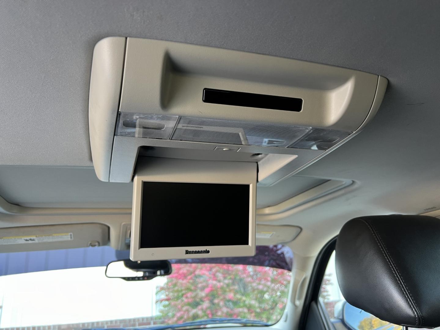 2014 BLACK /Black Leather Chevrolet Tahoe LTZ 4WD (1GNSKCE07ER) with an 5.3L V8 OHV 16V FFV engine, Automatic transmission, located at 2990 Old Orchard Rd., Jackson, MO, 63755, 37.354214, -89.612106 - 2014 Chevrolet Tahoe 1500 LTZ 155xxx miles 4 Wheel Drive 5.3L V8 Automatic Leather 3rd Row Navigation Rear Entertainment Backup Camera Power/Heated/Cooled Seats Heated Rear Seats Heated Steering Wheel Sunroof Remote Start Cruise Power Windows/Locks/Mirrors We have financing availabl - Photo#8