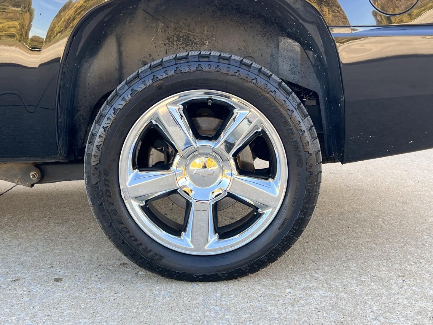 2014 BLACK /Black Leather Chevrolet Tahoe LTZ 4WD (1GNSKCE07ER) with an 5.3L V8 OHV 16V FFV engine, Automatic transmission, located at 2990 Old Orchard Rd., Jackson, MO, 63755, 37.354214, -89.612106 - 2014 Chevrolet Tahoe 1500 LTZ 155xxx miles 4 Wheel Drive 5.3L V8 Automatic Leather 3rd Row Navigation Rear Entertainment Backup Camera Power/Heated/Cooled Seats Heated Rear Seats Heated Steering Wheel Sunroof Remote Start Cruise Power Windows/Locks/Mirrors We have financing availabl - Photo#41