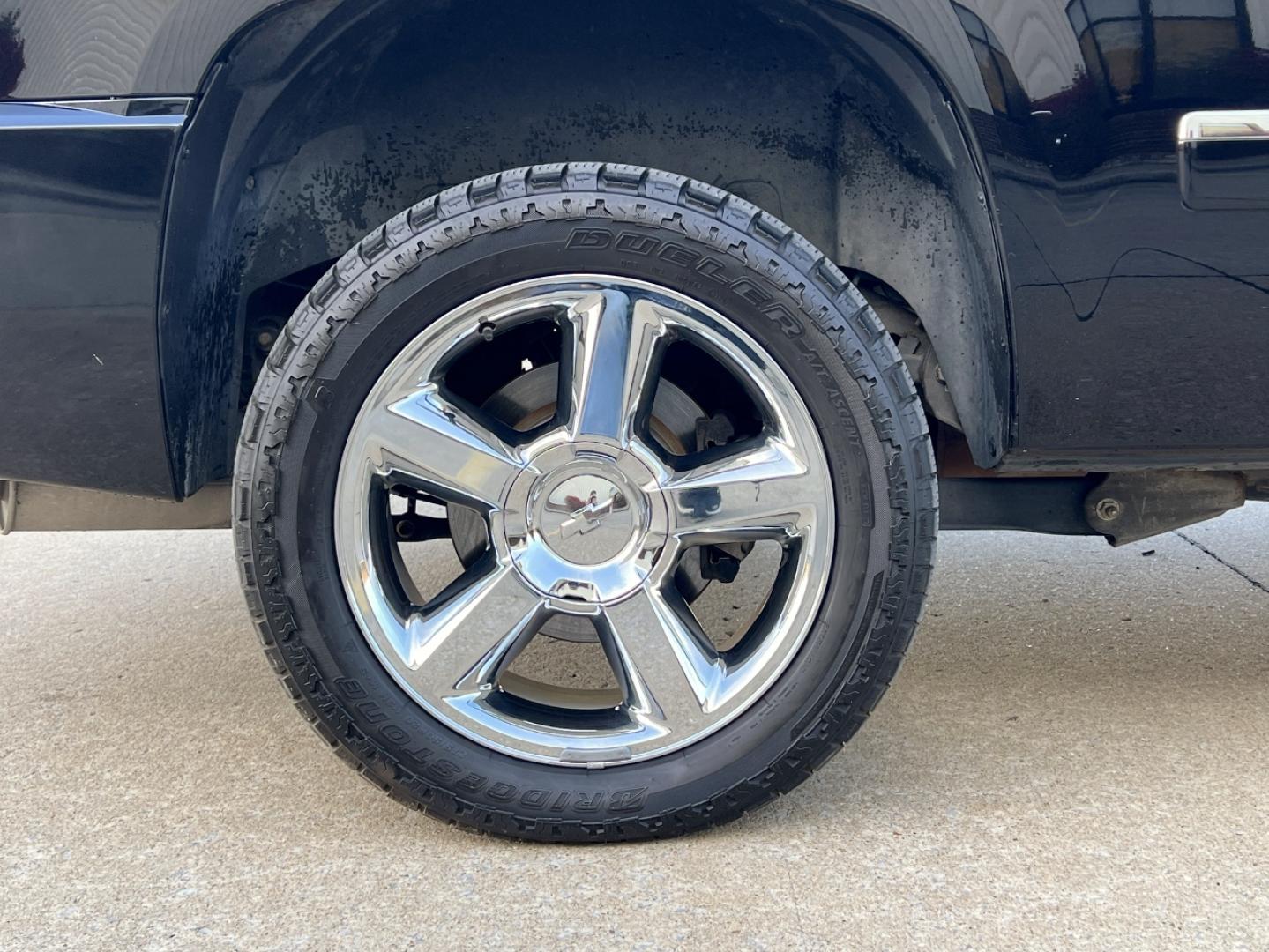 2014 BLACK /Black Leather Chevrolet Tahoe LTZ 4WD (1GNSKCE07ER) with an 5.3L V8 OHV 16V FFV engine, Automatic transmission, located at 2990 Old Orchard Rd., Jackson, MO, 63755, 37.354214, -89.612106 - 2014 Chevrolet Tahoe 1500 LTZ 155xxx miles 4 Wheel Drive 5.3L V8 Automatic Leather 3rd Row Navigation Rear Entertainment Backup Camera Power/Heated/Cooled Seats Heated Rear Seats Heated Steering Wheel Sunroof Remote Start Cruise Power Windows/Locks/Mirrors We have financing availabl - Photo#42