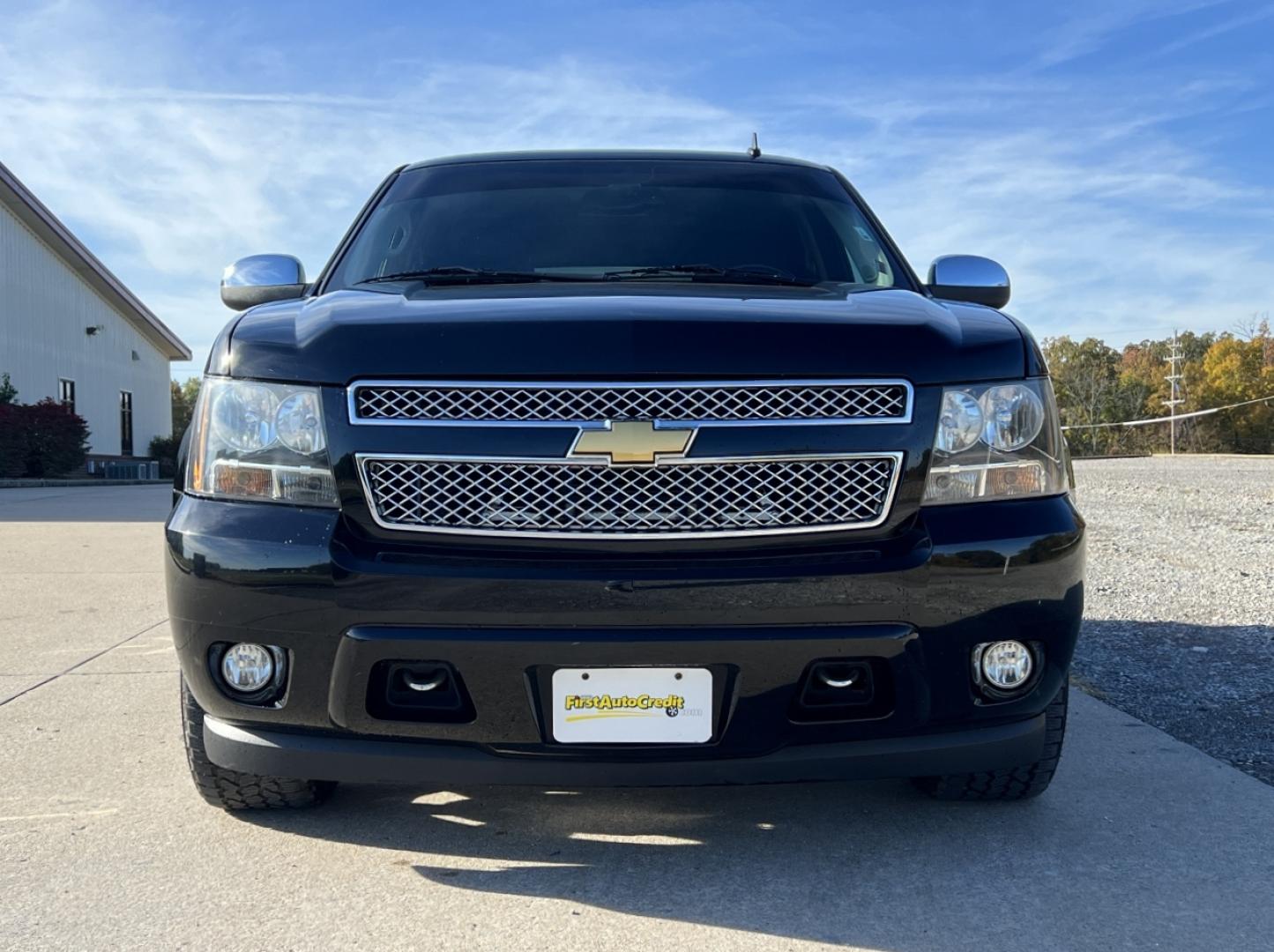 2014 BLACK /Black Leather Chevrolet Tahoe LTZ 4WD (1GNSKCE07ER) with an 5.3L V8 OHV 16V FFV engine, Automatic transmission, located at 2990 Old Orchard Rd., Jackson, MO, 63755, 37.354214, -89.612106 - 2014 Chevrolet Tahoe 1500 LTZ 155xxx miles 4 Wheel Drive 5.3L V8 Automatic Leather 3rd Row Navigation Rear Entertainment Backup Camera Power/Heated/Cooled Seats Heated Rear Seats Heated Steering Wheel Sunroof Remote Start Cruise Power Windows/Locks/Mirrors We have financing availabl - Photo#17