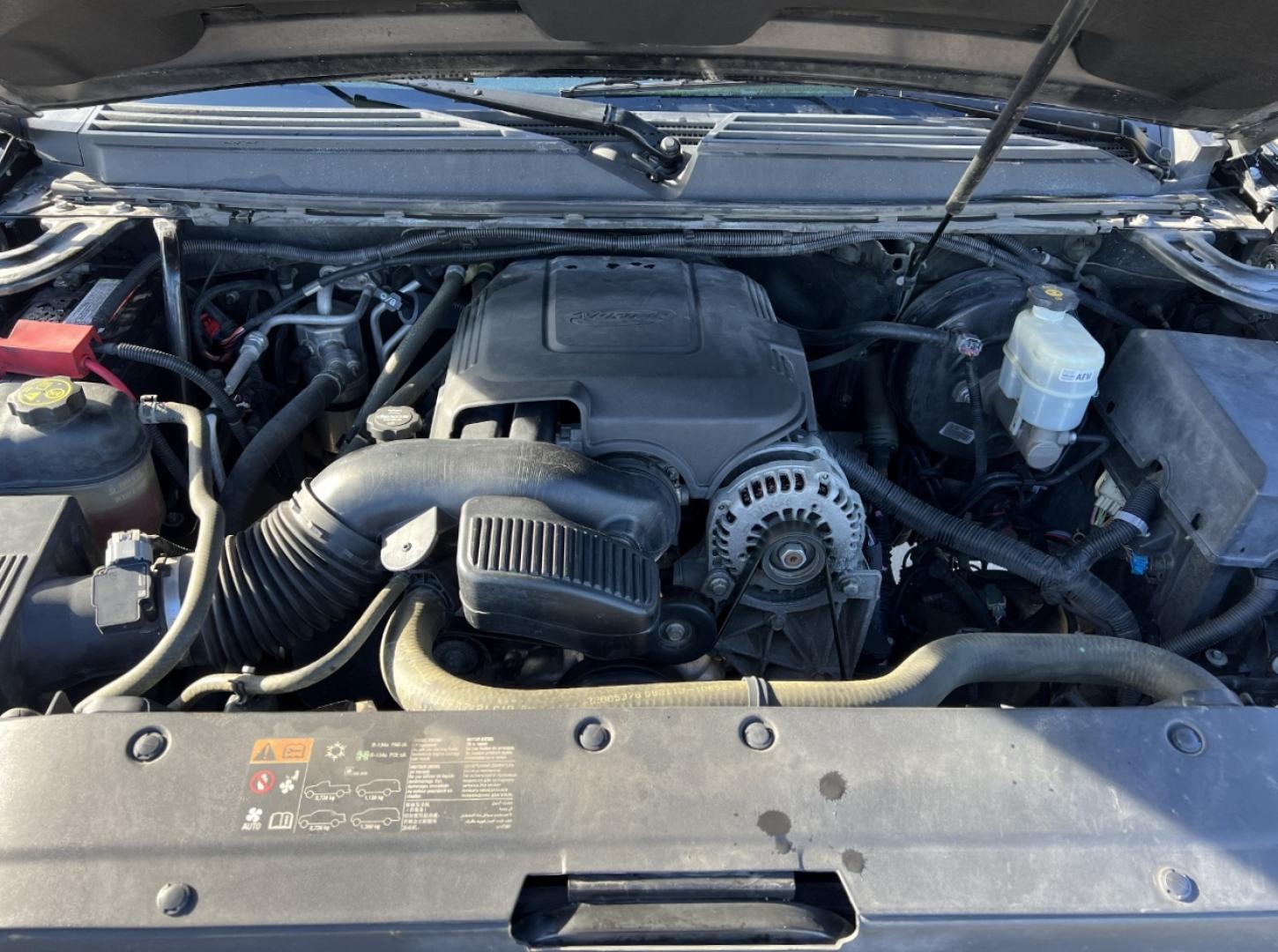 2014 BLACK /Black Leather Chevrolet Tahoe LTZ 4WD (1GNSKCE07ER) with an 5.3L V8 OHV 16V FFV engine, Automatic transmission, located at 2990 Old Orchard Rd., Jackson, MO, 63755, 37.354214, -89.612106 - 2014 Chevrolet Tahoe 1500 LTZ 155xxx miles 4 Wheel Drive 5.3L V8 Automatic Leather 3rd Row Navigation Rear Entertainment Backup Camera Power/Heated/Cooled Seats Heated Rear Seats Heated Steering Wheel Sunroof Remote Start Cruise Power Windows/Locks/Mirrors We have financing availabl - Photo#38