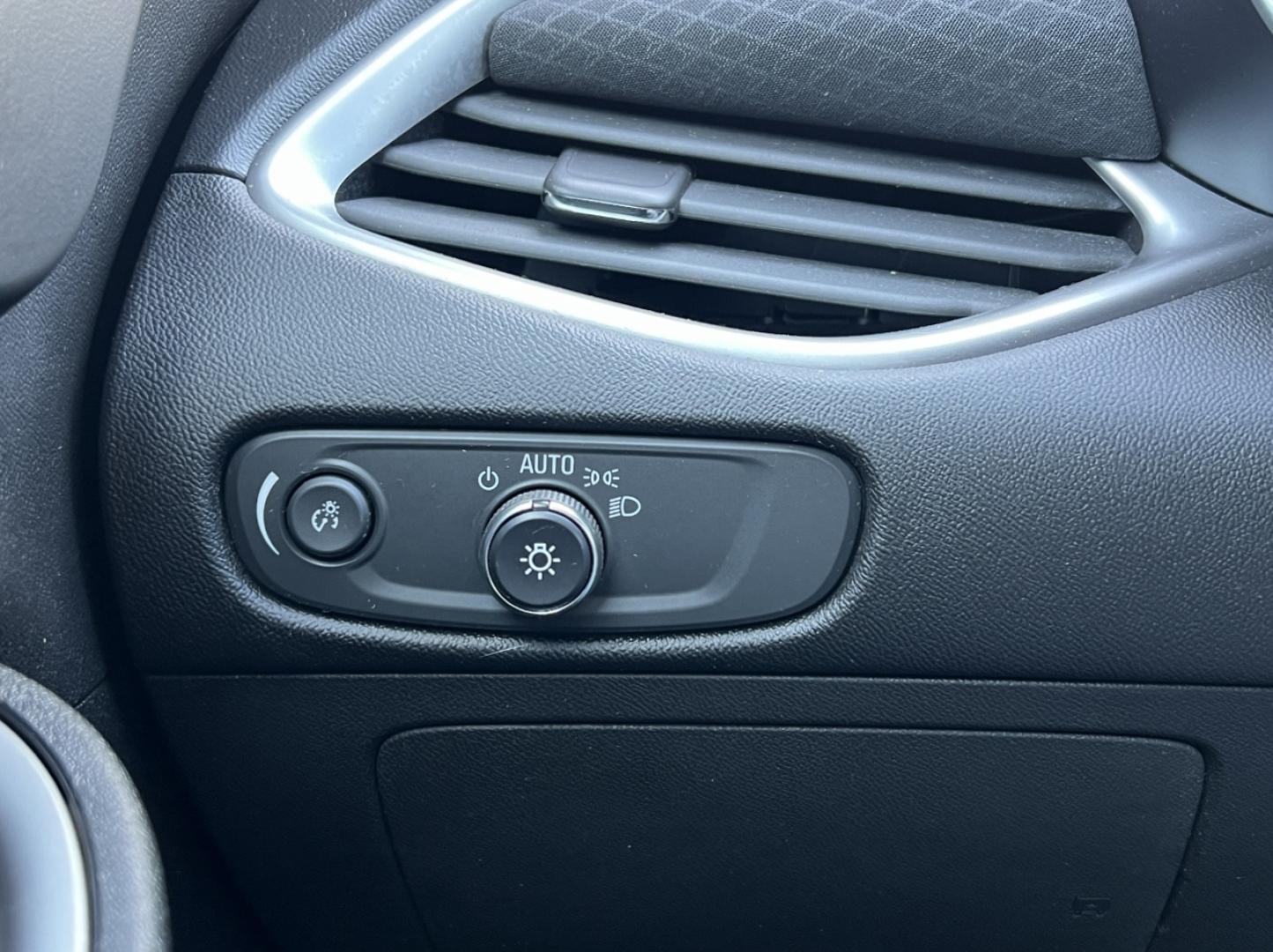 2019 SILVER /Black Cloth Chevrolet Malibu LS (1G1ZC5ST8KF) with an 1.5L 4 Cyl. engine, Automatic transmission, located at 2990 Old Orchard Rd., Jackson, MO, 63755, 37.354214, -89.612106 - 2019 Chevrolet Malibu LS 1-Owner 90xxx miles Front Wheel Drive 1.5L 4 Cyl. Automatic Backup Camera Bluetooth Cruise Power Windows/Locks/Mirrors We have financing available and we accept trades! Fill out a credit application on our website or come by today! If you have any questions, give - Photo#29