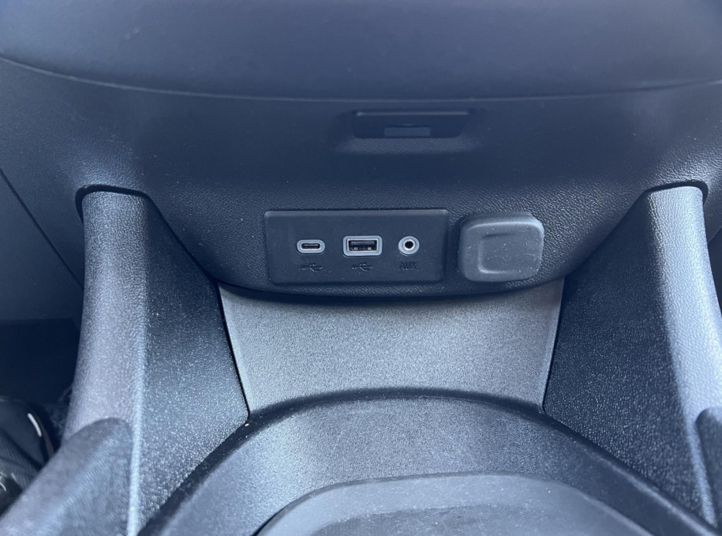 2019 SILVER /Black Cloth Chevrolet Malibu LS (1G1ZC5ST8KF) with an 1.5L 4 Cyl. engine, Automatic transmission, located at 2990 Old Orchard Rd., Jackson, MO, 63755, 37.354214, -89.612106 - 2019 Chevrolet Malibu LS 1-Owner 90xxx miles Front Wheel Drive 1.5L 4 Cyl. Automatic Backup Camera Bluetooth Cruise Power Windows/Locks/Mirrors We have financing available and we accept trades! Fill out a credit application on our website or come by today! If you have any questions, give - Photo#26