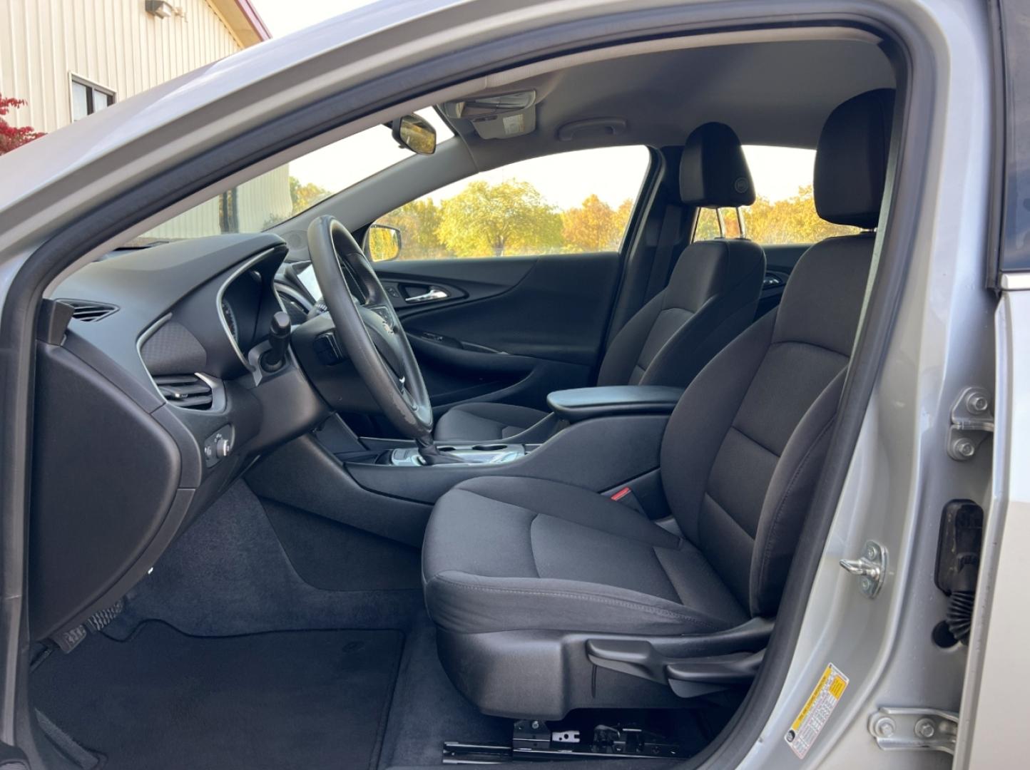 2019 SILVER /Black Cloth Chevrolet Malibu LS (1G1ZC5ST8KF) with an 1.5L 4 Cyl. engine, Automatic transmission, located at 2990 Old Orchard Rd., Jackson, MO, 63755, 37.354214, -89.612106 - 2019 Chevrolet Malibu LS 1-Owner 90xxx miles Front Wheel Drive 1.5L 4 Cyl. Automatic Backup Camera Bluetooth Cruise Power Windows/Locks/Mirrors We have financing available and we accept trades! Fill out a credit application on our website or come by today! If you have any questions, give - Photo#11