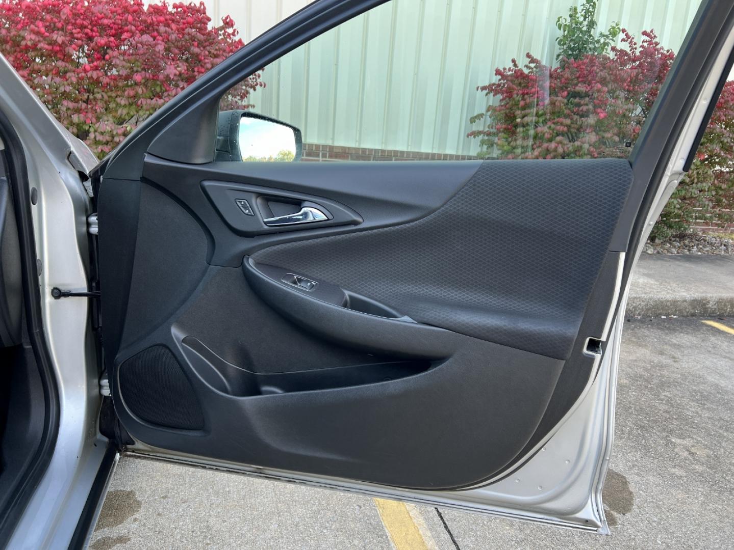 2019 SILVER /Black Cloth Chevrolet Malibu LS (1G1ZC5ST8KF) with an 1.5L 4 Cyl. engine, Automatic transmission, located at 2990 Old Orchard Rd., Jackson, MO, 63755, 37.354214, -89.612106 - 2019 Chevrolet Malibu LS 1-Owner 90xxx miles Front Wheel Drive 1.5L 4 Cyl. Automatic Backup Camera Bluetooth Cruise Power Windows/Locks/Mirrors We have financing available and we accept trades! Fill out a credit application on our website or come by today! If you have any questions, give - Photo#12