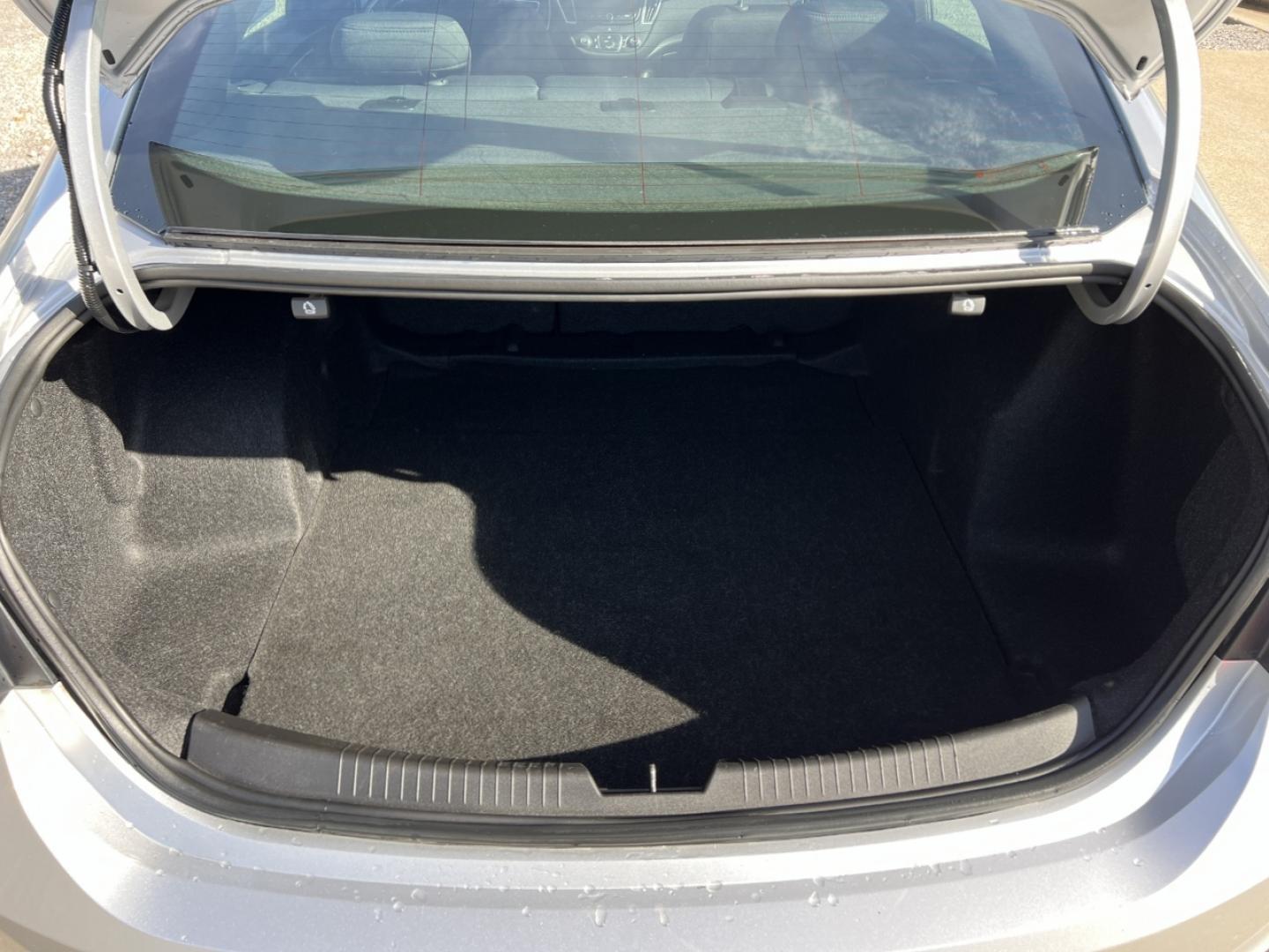 2019 SILVER /Black Cloth Chevrolet Malibu LS (1G1ZC5ST8KF) with an 1.5L 4 Cyl. engine, Automatic transmission, located at 2990 Old Orchard Rd., Jackson, MO, 63755, 37.354214, -89.612106 - 2019 Chevrolet Malibu LS 1-Owner 90xxx miles Front Wheel Drive 1.5L 4 Cyl. Automatic Backup Camera Bluetooth Cruise Power Windows/Locks/Mirrors We have financing available and we accept trades! Fill out a credit application on our website or come by today! If you have any questions, give - Photo#17