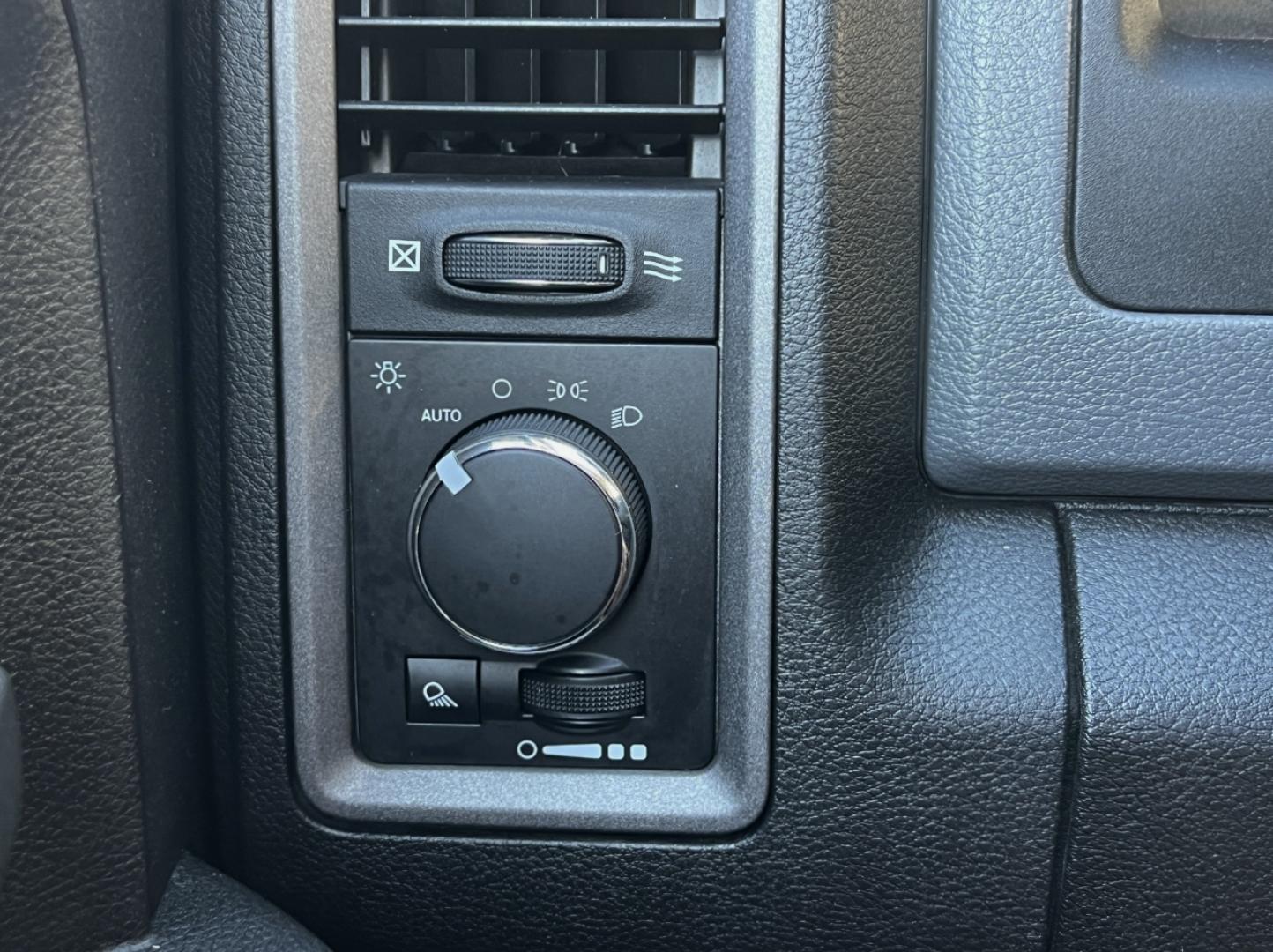 2017 WHITE /Gray Cloth RAM 1500 Tradesman Crew Cab SWB 2WD (3C6RR6KT6HG) with an 5.7L V8 OHV 16V engine, Automatic transmission, located at 2990 Old Orchard Rd., Jackson, MO, 63755, 37.354214, -89.612106 - 2017 Ram 1500 Tradesman 163xxx miles Rear Wheel Drive 5.7L V8 HEMI Automatic New Tires 20" Wheels Bluetooth Cruise Power Windows/Locks/Mirrors We have financing available and we accept trades! Fill out a credit application on our website or come by today! If you have any questions, give u - Photo#25