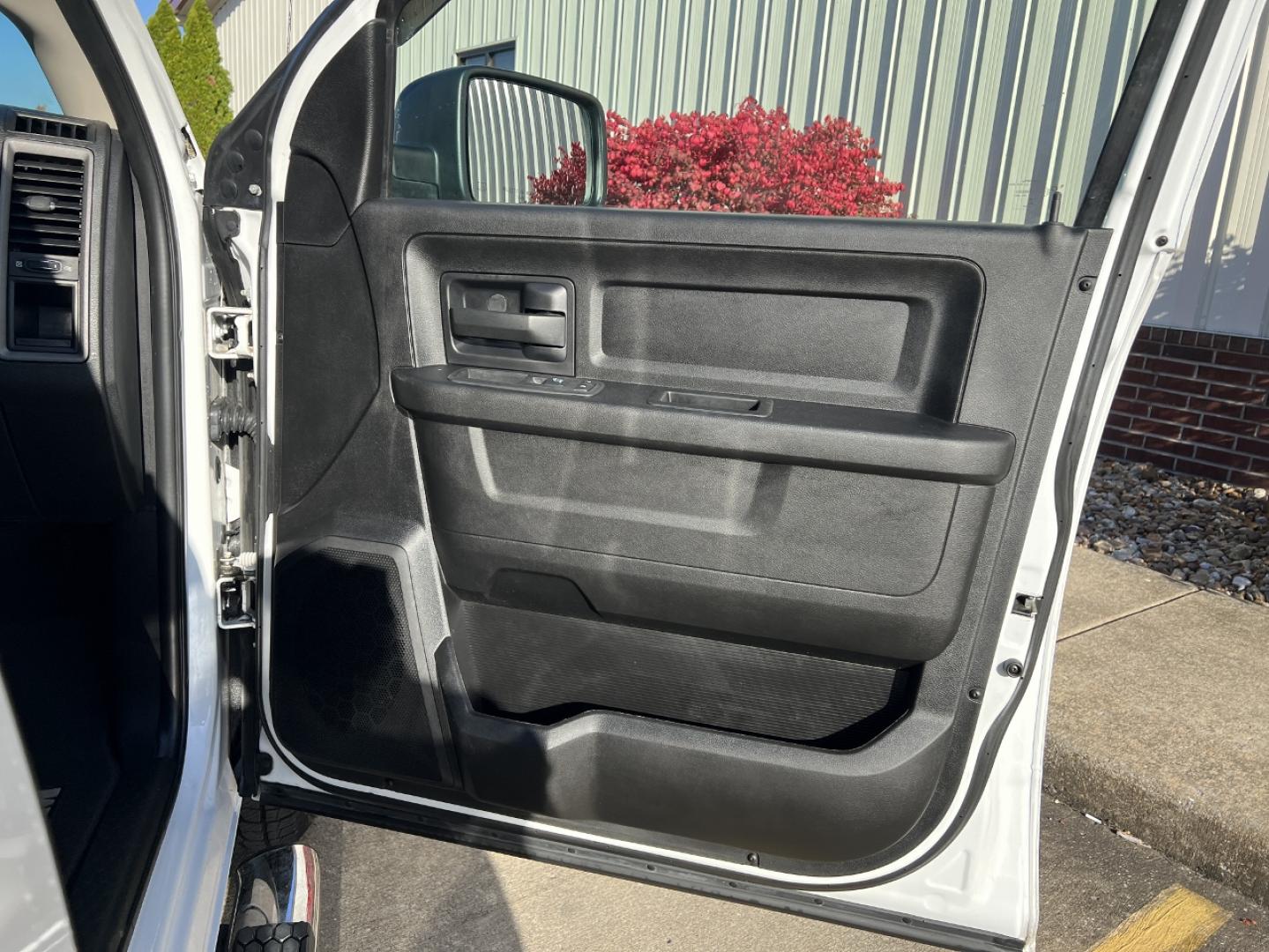 2017 WHITE /Gray Cloth RAM 1500 Tradesman Crew Cab SWB 2WD (3C6RR6KT6HG) with an 5.7L V8 OHV 16V engine, Automatic transmission, located at 2990 Old Orchard Rd., Jackson, MO, 63755, 37.354214, -89.612106 - 2017 Ram 1500 Tradesman 163xxx miles Rear Wheel Drive 5.7L V8 HEMI Automatic New Tires 20" Wheels Bluetooth Cruise Power Windows/Locks/Mirrors We have financing available and we accept trades! Fill out a credit application on our website or come by today! If you have any questions, give u - Photo#11