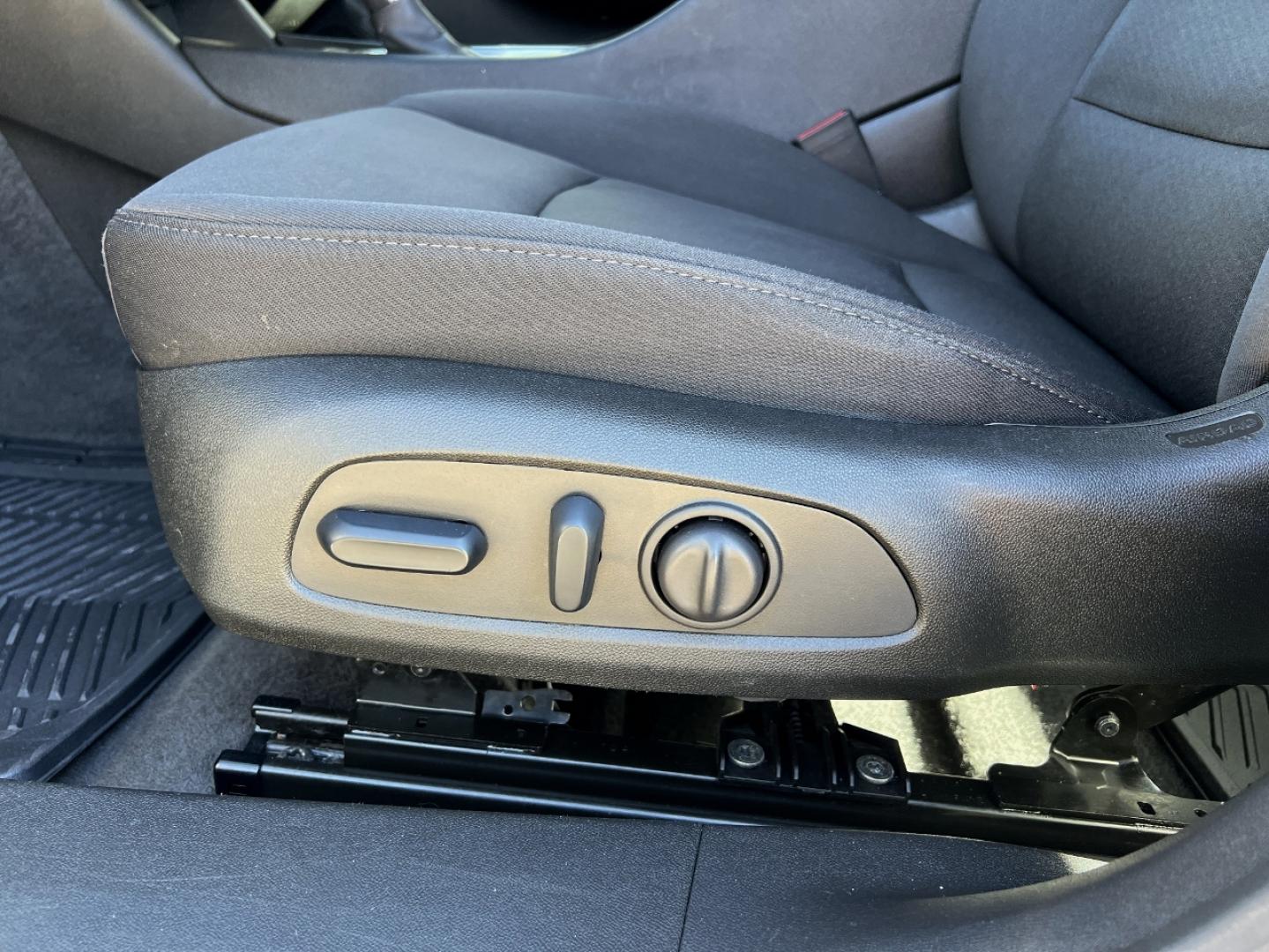 2024 GRAY /Black Cloth Chevrolet Malibu 1LT (1G1ZD5ST3RF) with an 1.5L 4 Cyl. engine, Automatic transmission, located at 2990 Old Orchard Rd., Jackson, MO, 63755, 37.354214, -89.612106 - 2024 Chevrolet Malibu LT 1-Owner 62xxx miles Front Wheel Drive 1.5L 4 Cyl. Automatic Backup Camera Heated Seats Power Driver Seat Bluetooth Remote Start Cruise Power Windows/Locks/Mirrors We have financing available and we accept trades! Fill out a credit application on our website or c - Photo#4