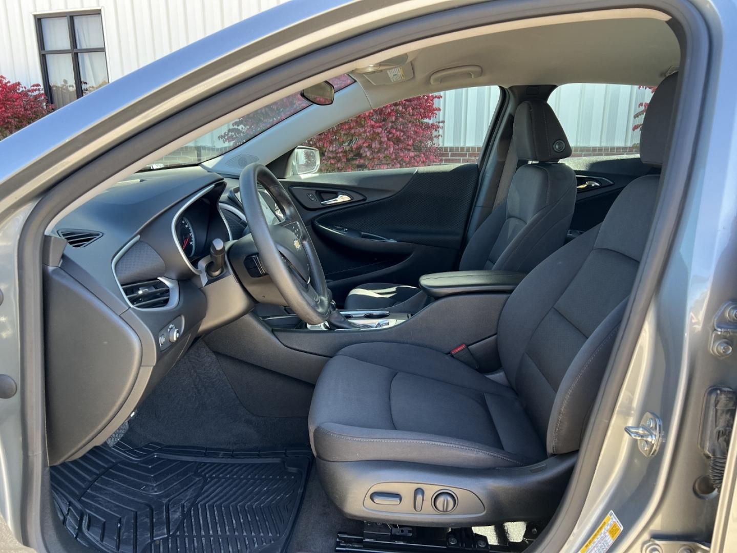 2024 GRAY /Black Cloth Chevrolet Malibu 1LT (1G1ZD5ST3RF) with an 1.5L 4 Cyl. engine, Automatic transmission, located at 2990 Old Orchard Rd., Jackson, MO, 63755, 37.354214, -89.612106 - 2024 Chevrolet Malibu LT 1-Owner 62xxx miles Front Wheel Drive 1.5L 4 Cyl. Automatic Backup Camera Heated Seats Power Driver Seat Bluetooth Remote Start Cruise Power Windows/Locks/Mirrors We have financing available and we accept trades! Fill out a credit application on our website or c - Photo#14