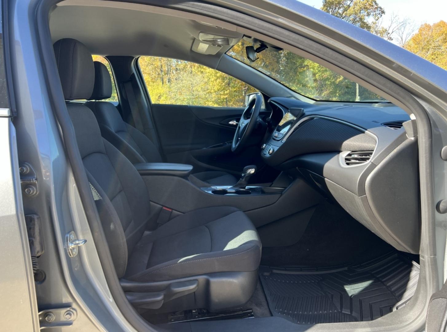 2024 GRAY /Black Cloth Chevrolet Malibu 1LT (1G1ZD5ST3RF) with an 1.5L 4 Cyl. engine, Automatic transmission, located at 2990 Old Orchard Rd., Jackson, MO, 63755, 37.354214, -89.612106 - 2024 Chevrolet Malibu LT 1-Owner 62xxx miles Front Wheel Drive 1.5L 4 Cyl. Automatic Backup Camera Heated Seats Power Driver Seat Bluetooth Remote Start Cruise Power Windows/Locks/Mirrors We have financing available and we accept trades! Fill out a credit application on our website or c - Photo#16