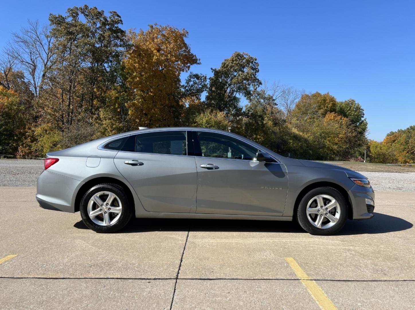 2024 GRAY /Black Cloth Chevrolet Malibu 1LT (1G1ZD5ST3RF) with an 1.5L 4 Cyl. engine, Automatic transmission, located at 2990 Old Orchard Rd., Jackson, MO, 63755, 37.354214, -89.612106 - 2024 Chevrolet Malibu LT 1-Owner 62xxx miles Front Wheel Drive 1.5L 4 Cyl. Automatic Backup Camera Heated Seats Power Driver Seat Bluetooth Remote Start Cruise Power Windows/Locks/Mirrors We have financing available and we accept trades! Fill out a credit application on our website or c - Photo#8