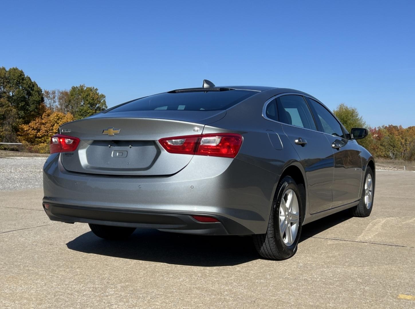 2024 GRAY /Black Cloth Chevrolet Malibu 1LT (1G1ZD5ST3RF) with an 1.5L 4 Cyl. engine, Automatic transmission, located at 2990 Old Orchard Rd., Jackson, MO, 63755, 37.354214, -89.612106 - 2024 Chevrolet Malibu LT 1-Owner 62xxx miles Front Wheel Drive 1.5L 4 Cyl. Automatic Backup Camera Heated Seats Power Driver Seat Bluetooth Remote Start Cruise Power Windows/Locks/Mirrors We have financing available and we accept trades! Fill out a credit application on our website or c - Photo#9