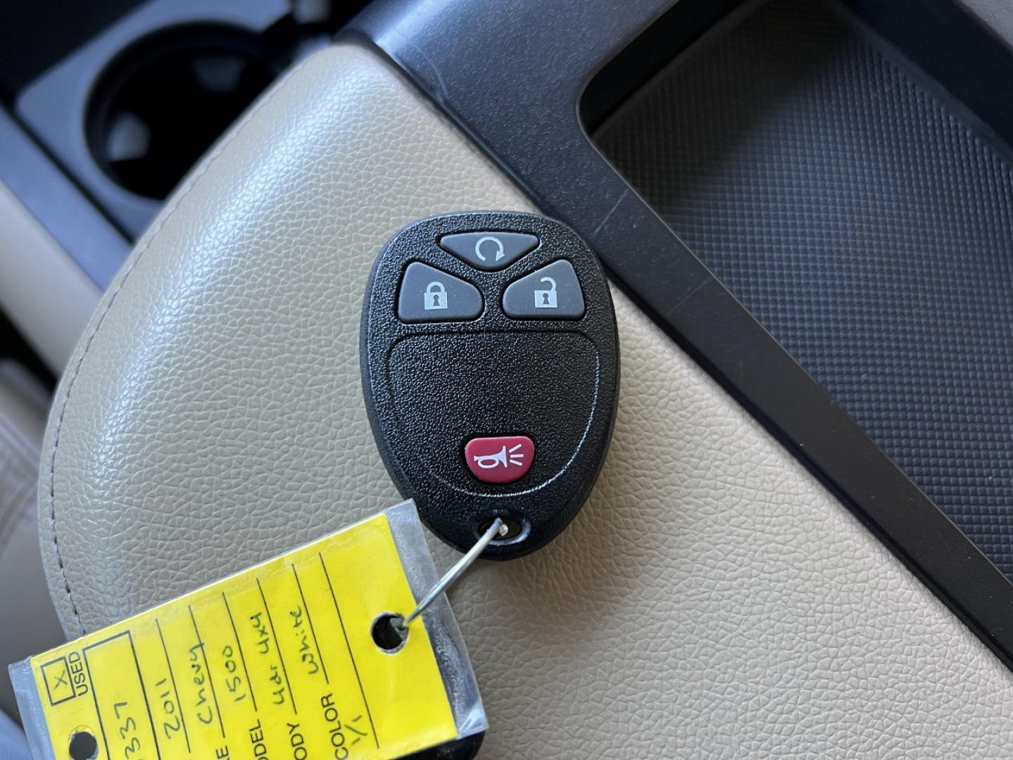 2011 WHITE /Tan Leather Chevrolet Silverado 1500 LTZ Crew Cab 4WD (3GCPKTE28BG) with an 6.2L V8 engine, Automatic transmission, located at 2990 Old Orchard Rd., Jackson, MO, 63755, 37.354214, -89.612106 - 2011 Chevrolet Silverado 1500 LTZ 152xxx miles 4x4 6.2L V8 Automatic Leather Power/Heated Seats Remote Start Cruise Power Windows/Locks/Mirrors We have financing available and we accept trades! Fill out a credit application on our website or come by today! If you have any questions, give - Photo#5