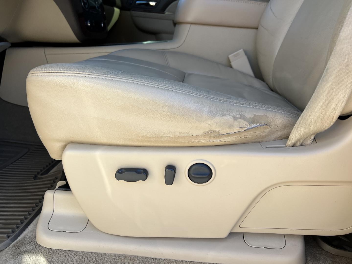 2011 WHITE /Tan Leather Chevrolet Silverado 1500 LTZ Crew Cab 4WD (3GCPKTE28BG) with an 6.2L V8 engine, Automatic transmission, located at 2990 Old Orchard Rd., Jackson, MO, 63755, 37.354214, -89.612106 - 2011 Chevrolet Silverado 1500 LTZ 152xxx miles 4x4 6.2L V8 Automatic Leather Power/Heated Seats Remote Start Cruise Power Windows/Locks/Mirrors We have financing available and we accept trades! Fill out a credit application on our website or come by today! If you have any questions, give - Photo#4