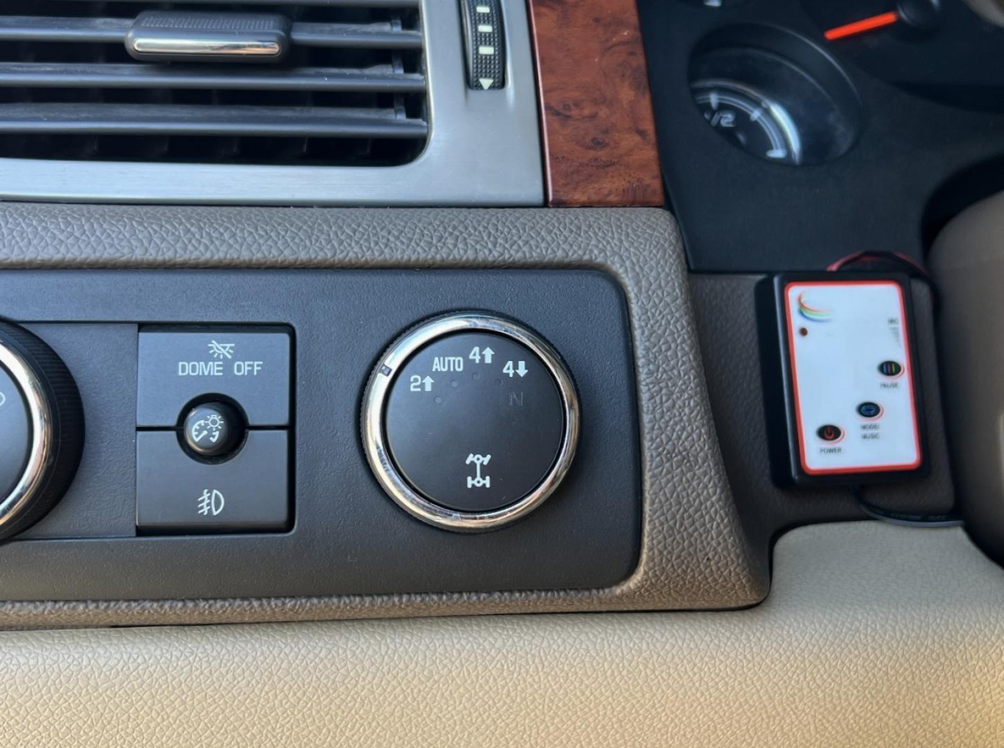 2011 WHITE /Tan Leather Chevrolet Silverado 1500 LTZ Crew Cab 4WD (3GCPKTE28BG) with an 6.2L V8 engine, Automatic transmission, located at 2990 Old Orchard Rd., Jackson, MO, 63755, 37.354214, -89.612106 - 2011 Chevrolet Silverado 1500 LTZ 152xxx miles 4x4 6.2L V8 Automatic Leather Power/Heated Seats Remote Start Cruise Power Windows/Locks/Mirrors We have financing available and we accept trades! Fill out a credit application on our website or come by today! If you have any questions, give - Photo#2