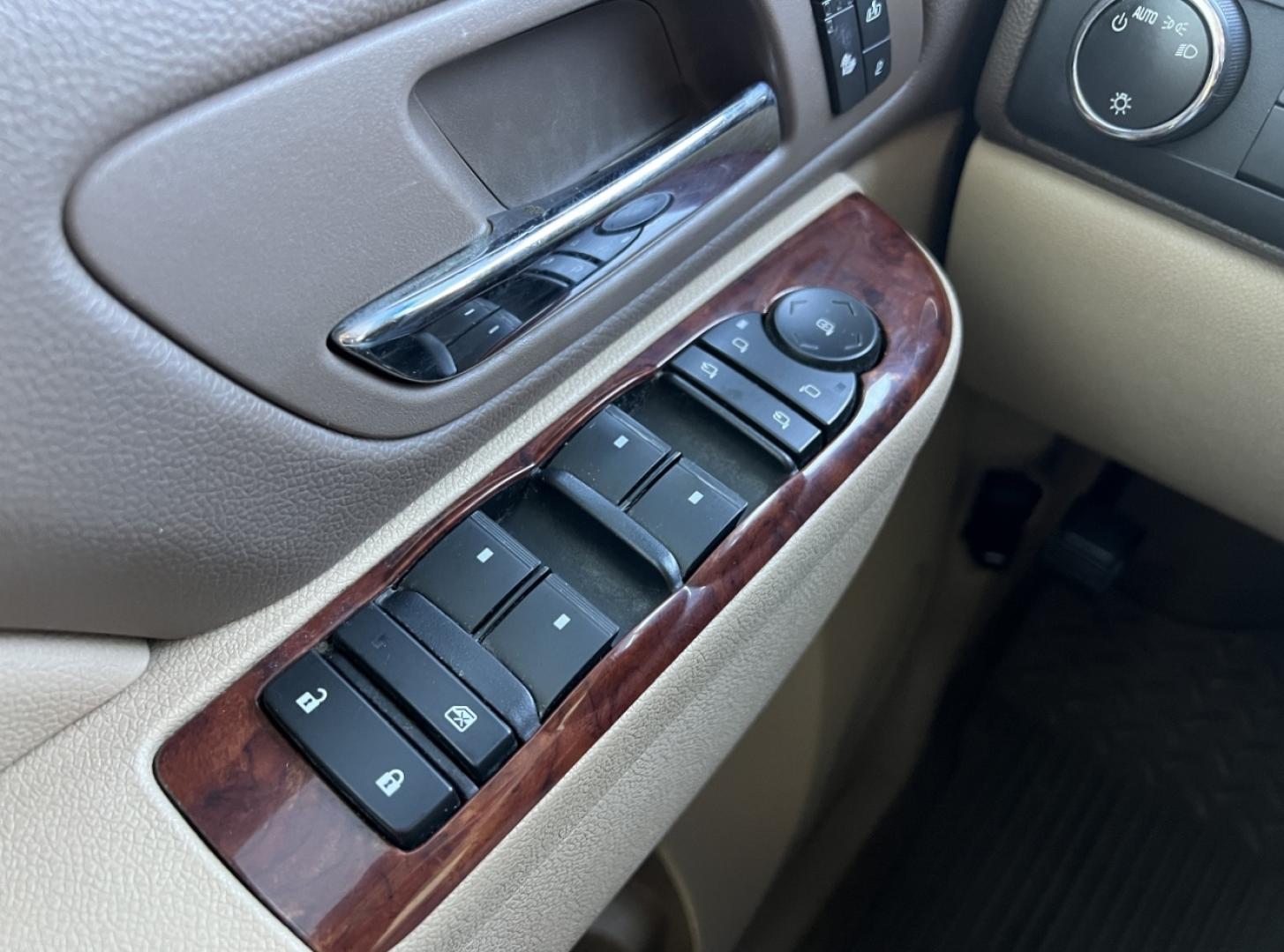 2011 WHITE /Tan Leather Chevrolet Silverado 1500 LTZ Crew Cab 4WD (3GCPKTE28BG) with an 6.2L V8 engine, Automatic transmission, located at 2990 Old Orchard Rd., Jackson, MO, 63755, 37.354214, -89.612106 - 2011 Chevrolet Silverado 1500 LTZ 152xxx miles 4x4 6.2L V8 Automatic Leather Power/Heated Seats Remote Start Cruise Power Windows/Locks/Mirrors We have financing available and we accept trades! Fill out a credit application on our website or come by today! If you have any questions, give - Photo#28