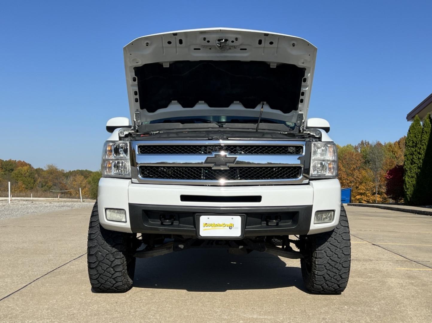 2011 WHITE /Tan Leather Chevrolet Silverado 1500 LTZ Crew Cab 4WD (3GCPKTE28BG) with an 6.2L V8 engine, Automatic transmission, located at 2990 Old Orchard Rd., Jackson, MO, 63755, 37.354214, -89.612106 - 2011 Chevrolet Silverado 1500 LTZ 152xxx miles 4x4 6.2L V8 Automatic Leather Power/Heated Seats Remote Start Cruise Power Windows/Locks/Mirrors We have financing available and we accept trades! Fill out a credit application on our website or come by today! If you have any questions, give - Photo#33