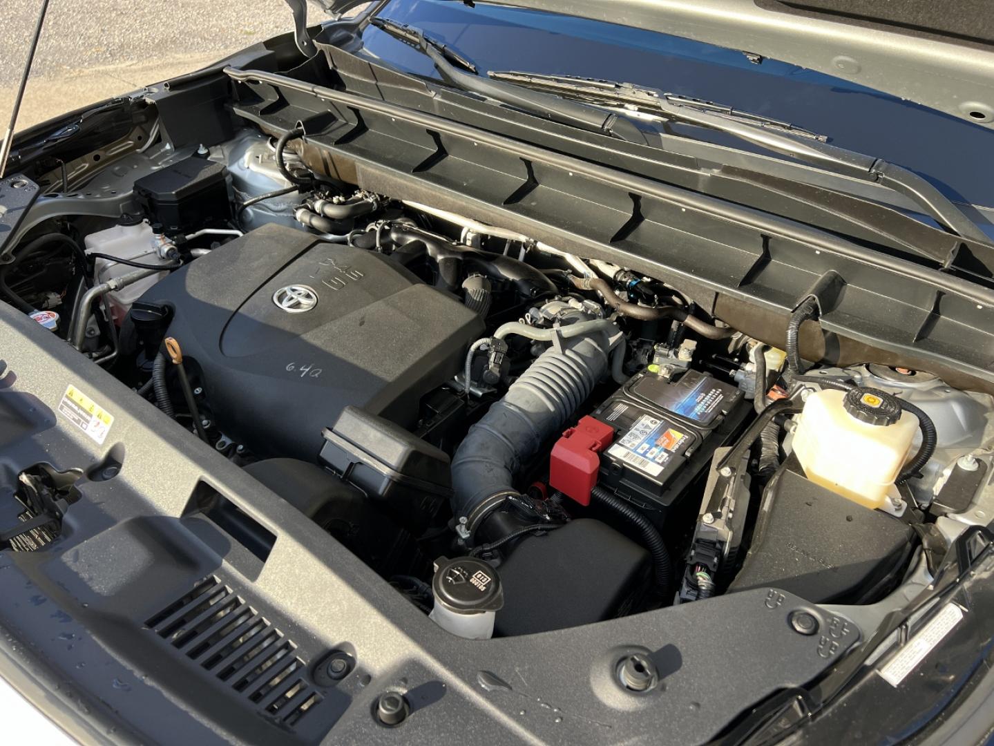 2020 SILVER /Black Leather Toyota Highlander XLE FWD V6 (5TDGZRAH6LS) with an 3.5L V6 engine, Automatic transmission, located at 2990 Old Orchard Rd., Jackson, MO, 63755, 37.354214, -89.612106 - 2020 Toyota Highlander XLE Only 49xxx miles Front Wheel Drive 3.5L V6 Automatic Leather 3rd Row Power/Heated Seats Backup Camera Sunroof Bluetooth Cruise Power Windows/Locks/Mirrors We have financing available and we accept trades! Fill out a credit application on our website or come by - Photo#38