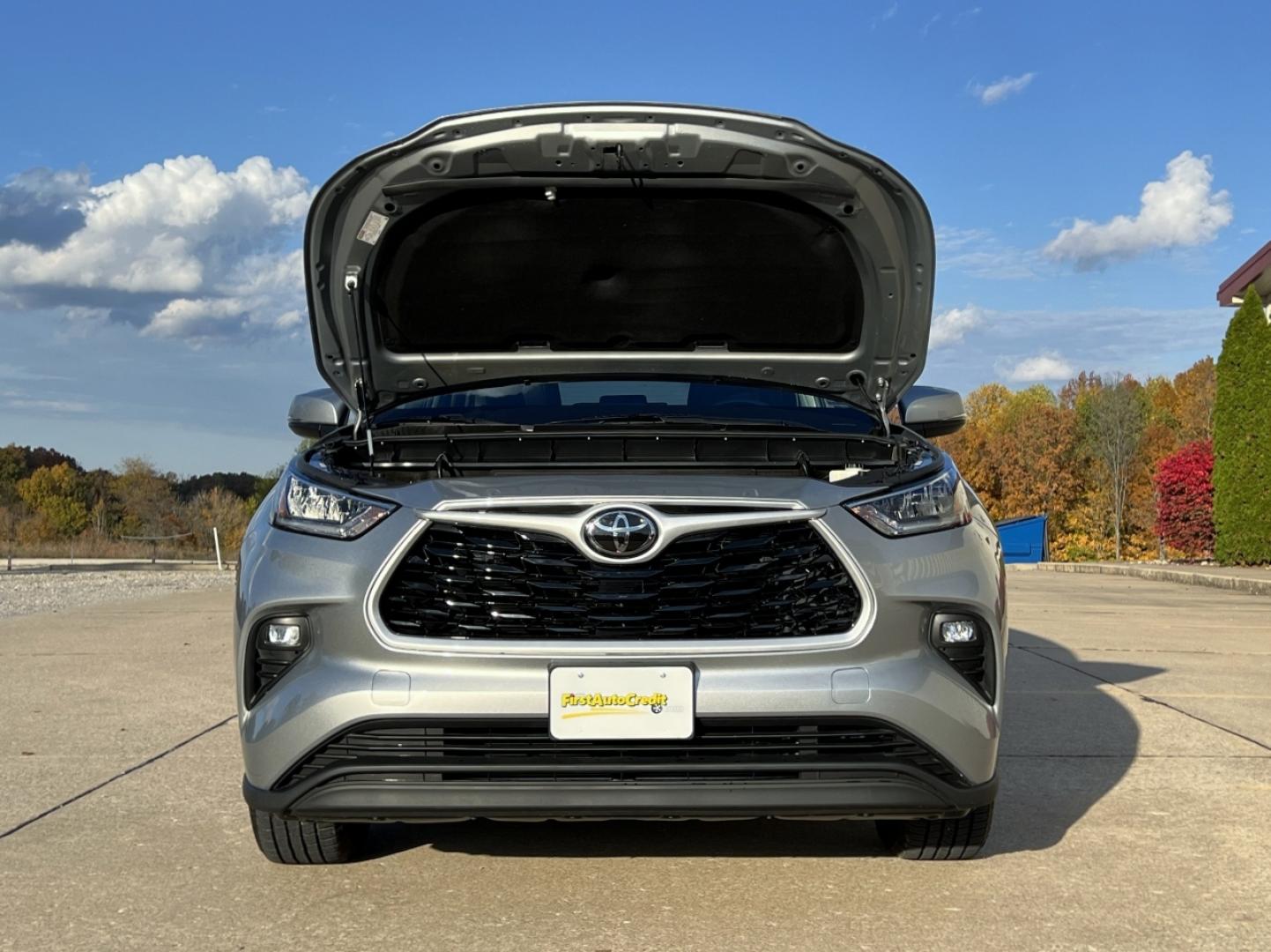 2020 SILVER /Black Leather Toyota Highlander XLE FWD V6 (5TDGZRAH6LS) with an 3.5L V6 engine, Automatic transmission, located at 2990 Old Orchard Rd., Jackson, MO, 63755, 37.354214, -89.612106 - 2020 Toyota Highlander XLE Only 49xxx miles Front Wheel Drive 3.5L V6 Automatic Leather 3rd Row Power/Heated Seats Backup Camera Sunroof Bluetooth Cruise Power Windows/Locks/Mirrors We have financing available and we accept trades! Fill out a credit application on our website or come by - Photo#37