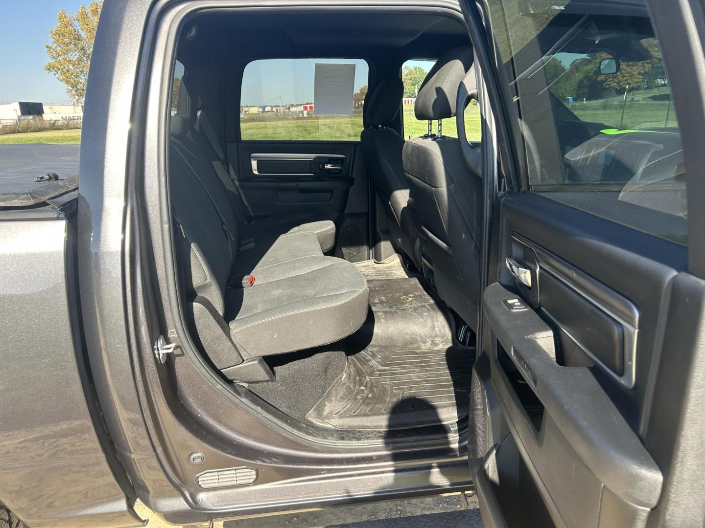 2021 GRAY /Black RAM 1500 Classic Tradesman Crew Cab SWB 4WD (1C6RR7LT8MS) with an 5.7L V8 OHV 16V engine, Automatic transmission, located at 506 S. Kingshighway, Cape Girardeau, MO, 63703, (573) 235-5000, 37.294991, -89.553635 - 2021 Ram 1500 Tradesman 77xxx miles 4x4 5.7L V8 HEMI Automatic Bluetooth Backup Camera Cruise Power Windows/Locks/Mirrors We have financing available and we accept trades! Fill out a credit application on our website or come by today! If you have any questions, give us a call at (573) 235- - Photo#20