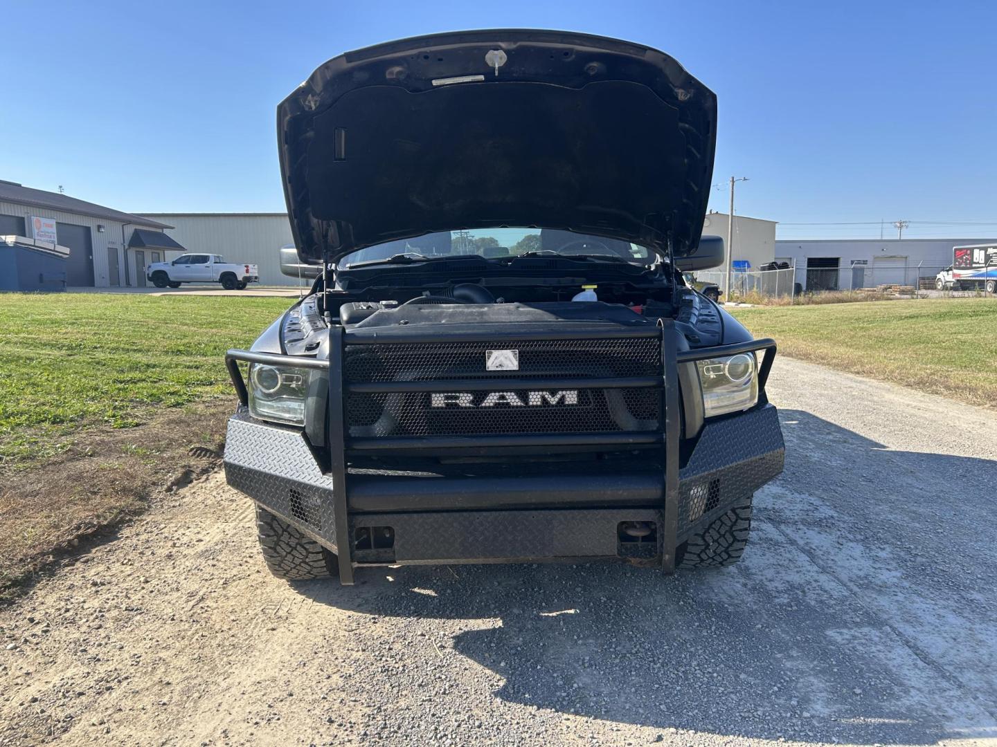 2021 GRAY /Black RAM 1500 Classic Tradesman Crew Cab SWB 4WD (1C6RR7LT8MS) with an 5.7L V8 OHV 16V engine, Automatic transmission, located at 506 S. Kingshighway, Cape Girardeau, MO, 63703, (573) 235-5000, 37.294991, -89.553635 - 2021 Ram 1500 Tradesman 77xxx miles 4x4 5.7L V8 HEMI Automatic Bluetooth Backup Camera Cruise Power Windows/Locks/Mirrors We have financing available and we accept trades! Fill out a credit application on our website or come by today! If you have any questions, give us a call at (573) 235- - Photo#30