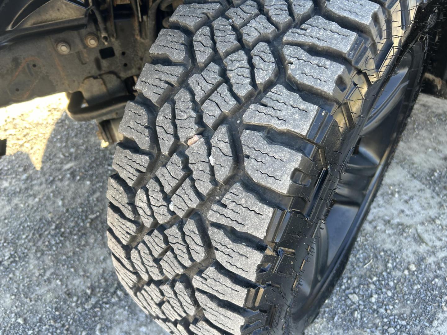 2021 GRAY /Black RAM 1500 Classic Tradesman Crew Cab SWB 4WD (1C6RR7LT8MS) with an 5.7L V8 OHV 16V engine, Automatic transmission, located at 506 S. Kingshighway, Cape Girardeau, MO, 63703, (573) 235-5000, 37.294991, -89.553635 - 2021 Ram 1500 Tradesman 77xxx miles 4x4 5.7L V8 HEMI Automatic Bluetooth Backup Camera Cruise Power Windows/Locks/Mirrors We have financing available and we accept trades! Fill out a credit application on our website or come by today! If you have any questions, give us a call at (573) 235- - Photo#37