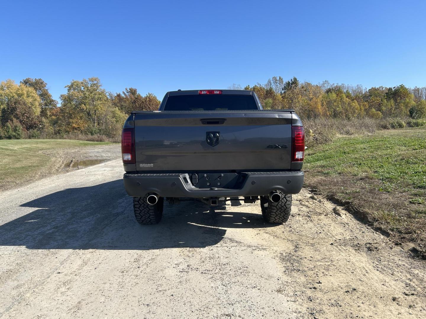 2021 GRAY /Black RAM 1500 Classic Tradesman Crew Cab SWB 4WD (1C6RR7LT8MS) with an 5.7L V8 OHV 16V engine, Automatic transmission, located at 506 S. Kingshighway, Cape Girardeau, MO, 63703, (573) 235-5000, 37.294991, -89.553635 - 2021 Ram 1500 Tradesman 77xxx miles 4x4 5.7L V8 HEMI Automatic Bluetooth Backup Camera Cruise Power Windows/Locks/Mirrors We have financing available and we accept trades! Fill out a credit application on our website or come by today! If you have any questions, give us a call at (573) 235- - Photo#9