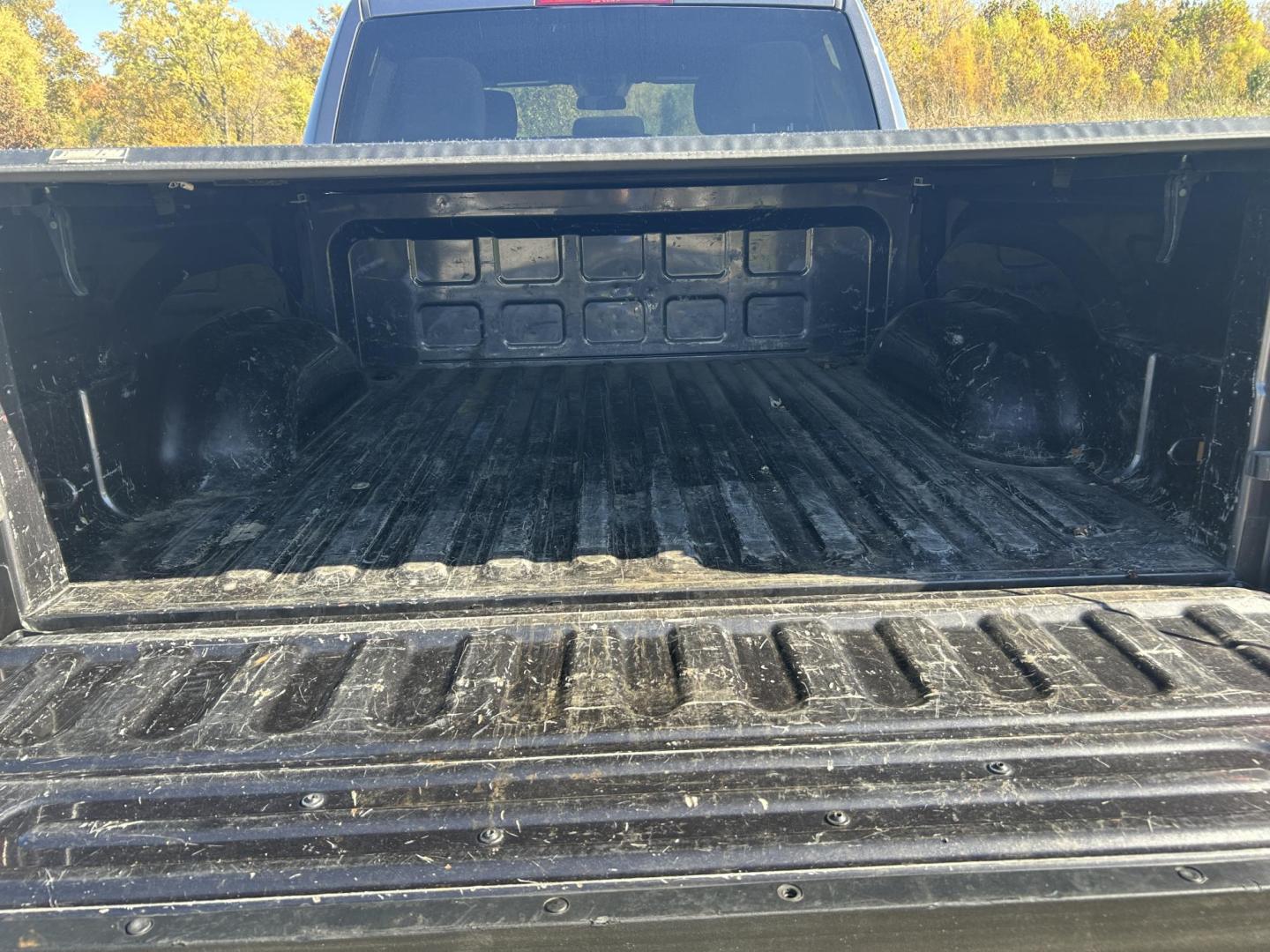 2021 GRAY /Black RAM 1500 Classic Tradesman Crew Cab SWB 4WD (1C6RR7LT8MS) with an 5.7L V8 OHV 16V engine, Automatic transmission, located at 506 S. Kingshighway, Cape Girardeau, MO, 63703, (573) 235-5000, 37.294991, -89.553635 - 2021 Ram 1500 Tradesman 77xxx miles 4x4 5.7L V8 HEMI Automatic Bluetooth Backup Camera Cruise Power Windows/Locks/Mirrors We have financing available and we accept trades! Fill out a credit application on our website or come by today! If you have any questions, give us a call at (573) 235- - Photo#33