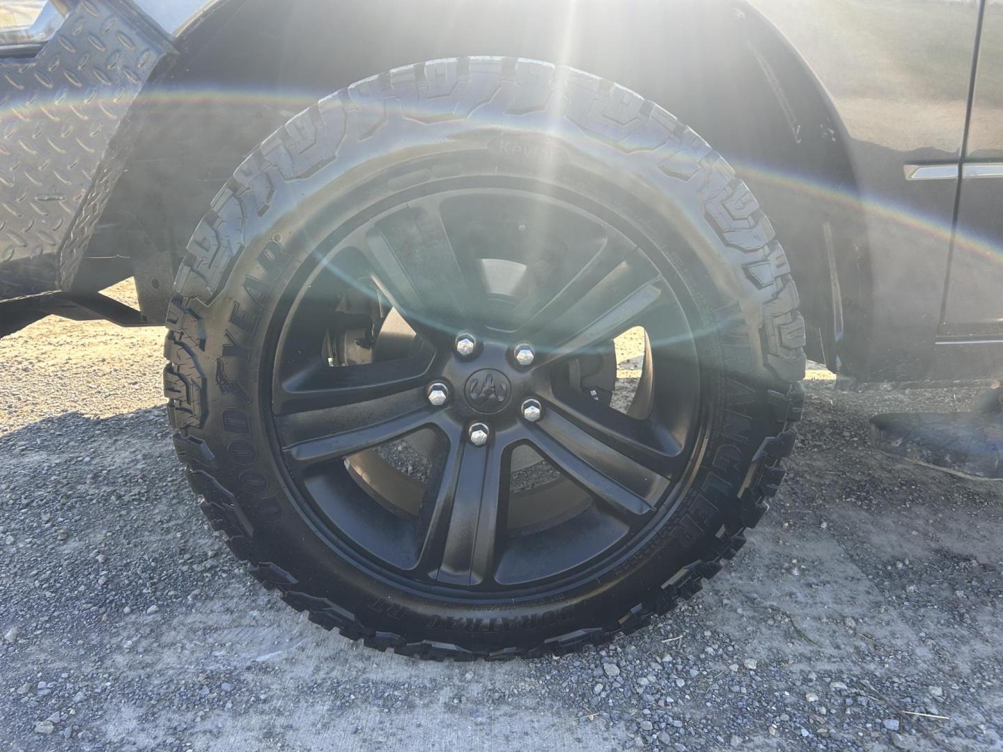 2021 GRAY /Black RAM 1500 Classic Tradesman Crew Cab SWB 4WD (1C6RR7LT8MS) with an 5.7L V8 OHV 16V engine, Automatic transmission, located at 506 S. Kingshighway, Cape Girardeau, MO, 63703, (573) 235-5000, 37.294991, -89.553635 - 2021 Ram 1500 Tradesman 77xxx miles 4x4 5.7L V8 HEMI Automatic Bluetooth Backup Camera Cruise Power Windows/Locks/Mirrors We have financing available and we accept trades! Fill out a credit application on our website or come by today! If you have any questions, give us a call at (573) 235- - Photo#38