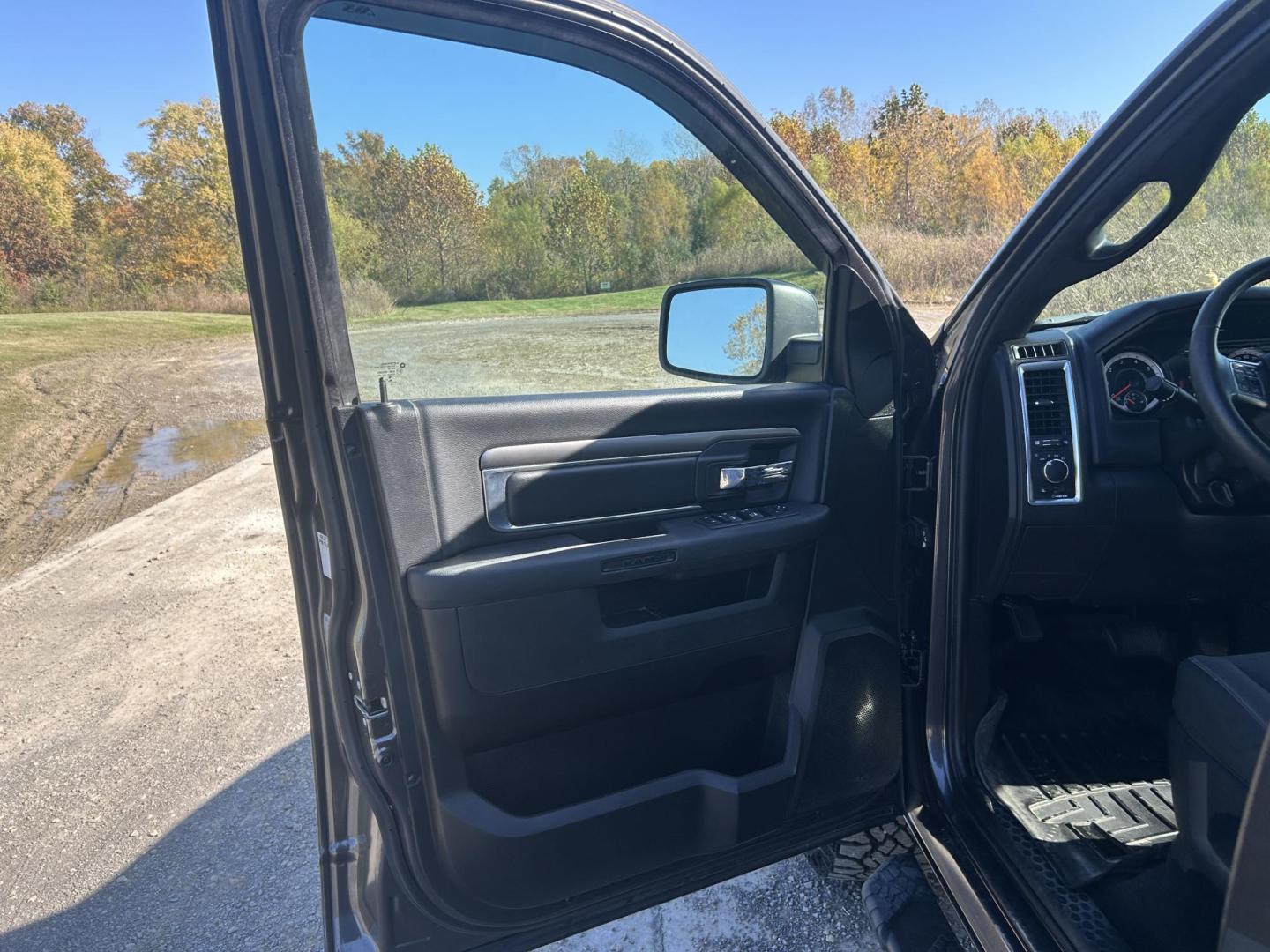 2021 GRAY /Black RAM 1500 Classic Tradesman Crew Cab SWB 4WD (1C6RR7LT8MS) with an 5.7L V8 OHV 16V engine, Automatic transmission, located at 506 S. Kingshighway, Cape Girardeau, MO, 63703, (573) 235-5000, 37.294991, -89.553635 - 2021 Ram 1500 Tradesman 77xxx miles 4x4 5.7L V8 HEMI Automatic Bluetooth Backup Camera Cruise Power Windows/Locks/Mirrors We have financing available and we accept trades! Fill out a credit application on our website or come by today! If you have any questions, give us a call at (573) 235- - Photo#12