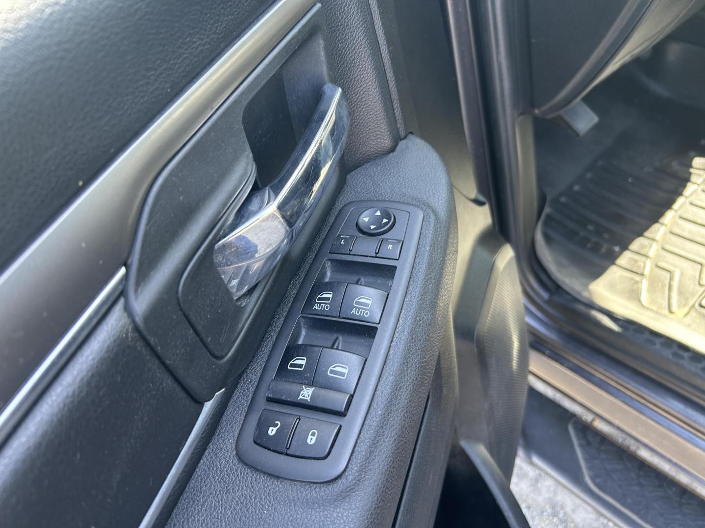 2021 GRAY /Black RAM 1500 Classic Tradesman Crew Cab SWB 4WD (1C6RR7LT8MS) with an 5.7L V8 OHV 16V engine, Automatic transmission, located at 506 S. Kingshighway, Cape Girardeau, MO, 63703, (573) 235-5000, 37.294991, -89.553635 - 2021 Ram 1500 Tradesman 77xxx miles 4x4 5.7L V8 HEMI Automatic Bluetooth Backup Camera Cruise Power Windows/Locks/Mirrors We have financing available and we accept trades! Fill out a credit application on our website or come by today! If you have any questions, give us a call at (573) 235- - Photo#34