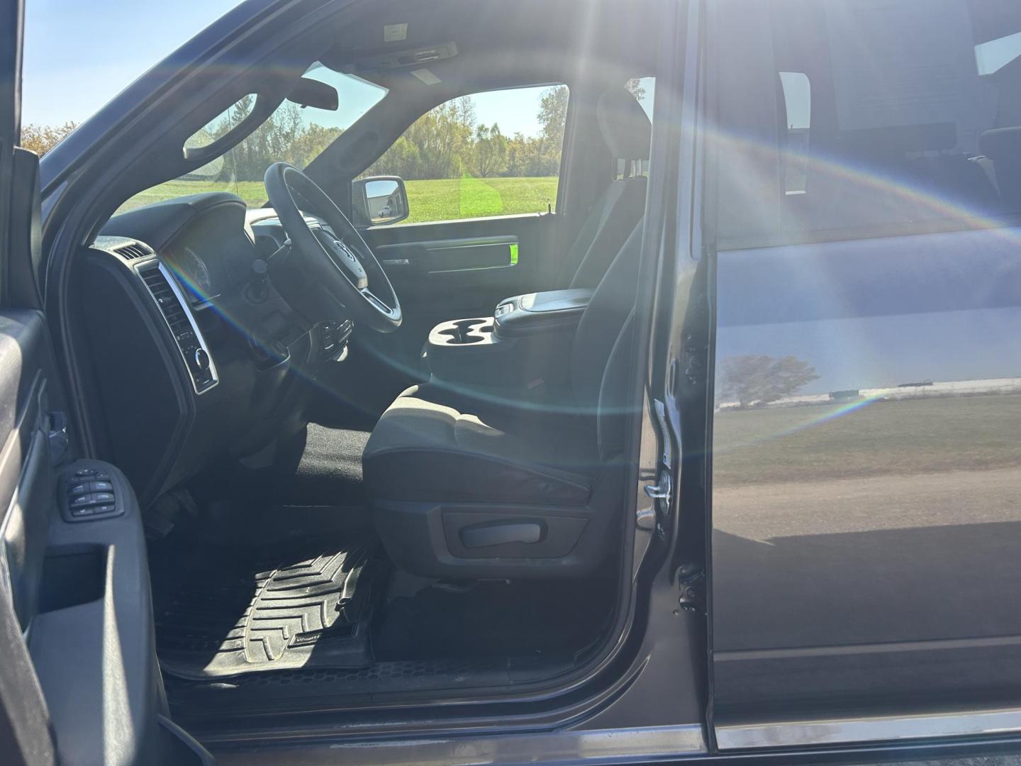 2021 GRAY /Black RAM 1500 Classic Tradesman Crew Cab SWB 4WD (1C6RR7LT8MS) with an 5.7L V8 OHV 16V engine, Automatic transmission, located at 506 S. Kingshighway, Cape Girardeau, MO, 63703, (573) 235-5000, 37.294991, -89.553635 - 2021 Ram 1500 Tradesman 77xxx miles 4x4 5.7L V8 HEMI Automatic Bluetooth Backup Camera Cruise Power Windows/Locks/Mirrors We have financing available and we accept trades! Fill out a credit application on our website or come by today! If you have any questions, give us a call at (573) 235- - Photo#13