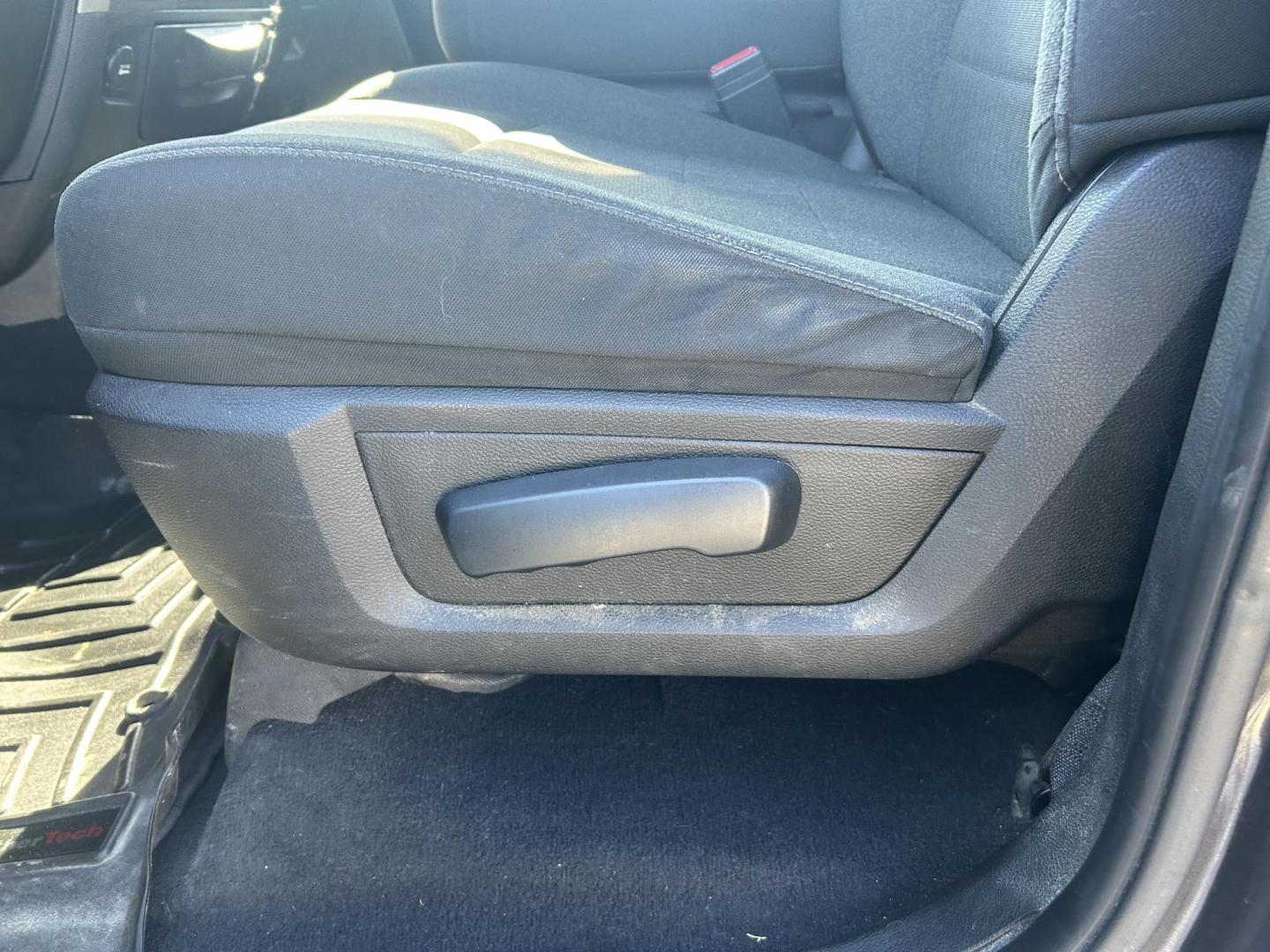 2021 GRAY /Black RAM 1500 Classic Tradesman Crew Cab SWB 4WD (1C6RR7LT8MS) with an 5.7L V8 OHV 16V engine, Automatic transmission, located at 506 S. Kingshighway, Cape Girardeau, MO, 63703, (573) 235-5000, 37.294991, -89.553635 - 2021 Ram 1500 Tradesman 77xxx miles 4x4 5.7L V8 HEMI Automatic Bluetooth Backup Camera Cruise Power Windows/Locks/Mirrors We have financing available and we accept trades! Fill out a credit application on our website or come by today! If you have any questions, give us a call at (573) 235- - Photo#3